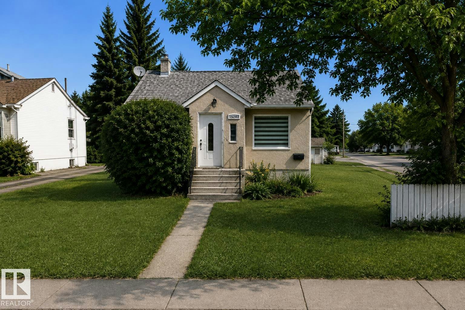 15202 98 Avenue, Edmonton, AB, T5P 0G4