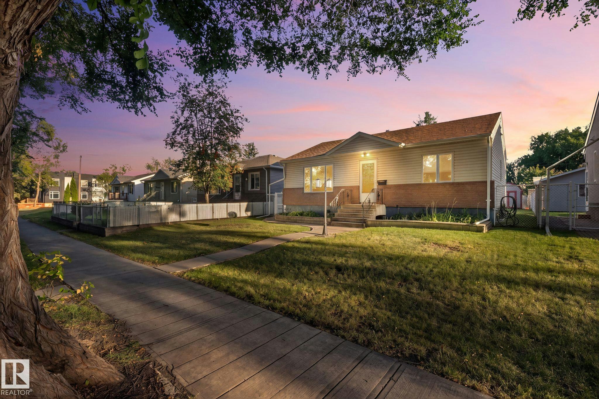 9719 65 Avenue, Edmonton, AB, T6E 0K5
