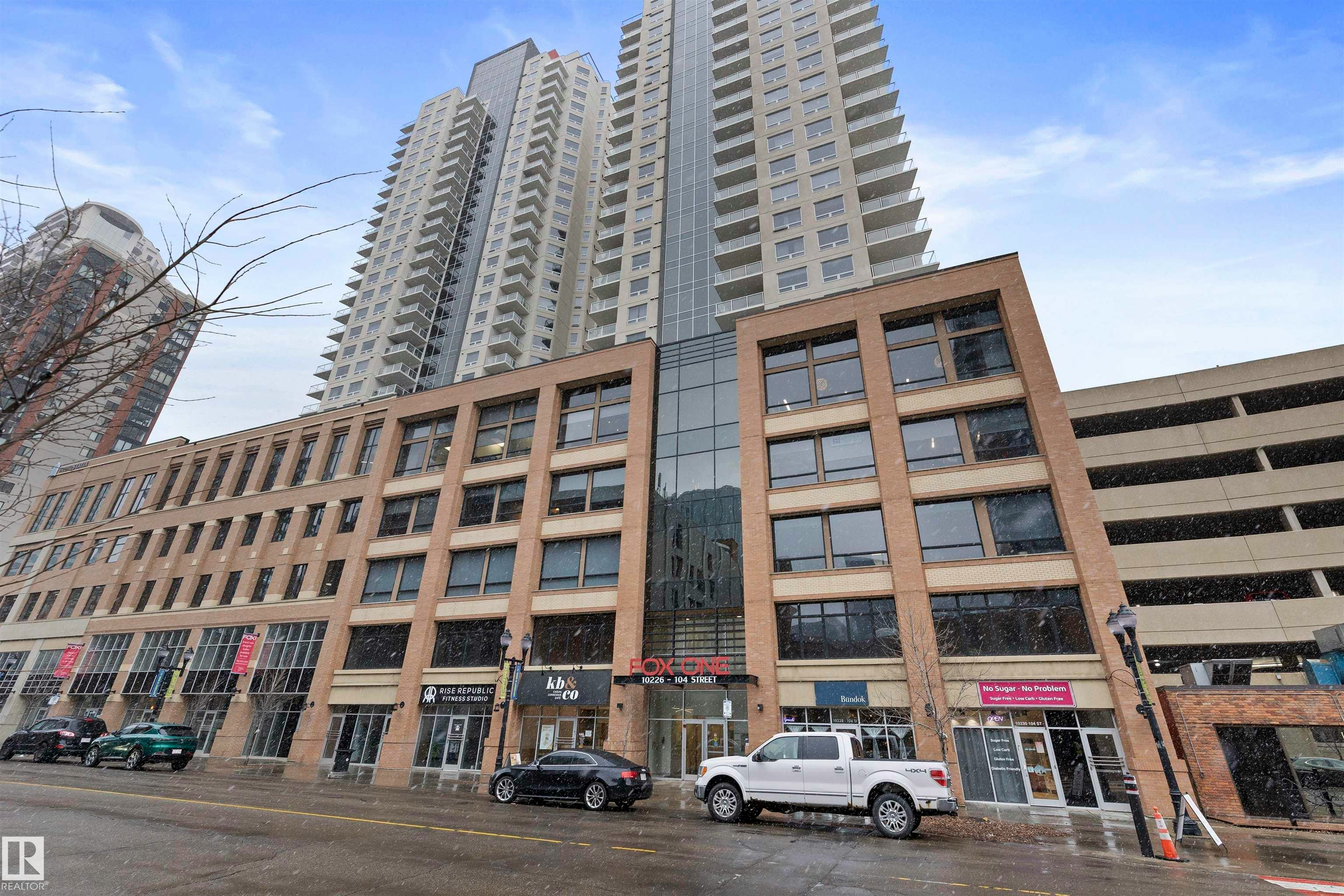 905-10226 104 Street, Edmonton, AB, T5J 1B8