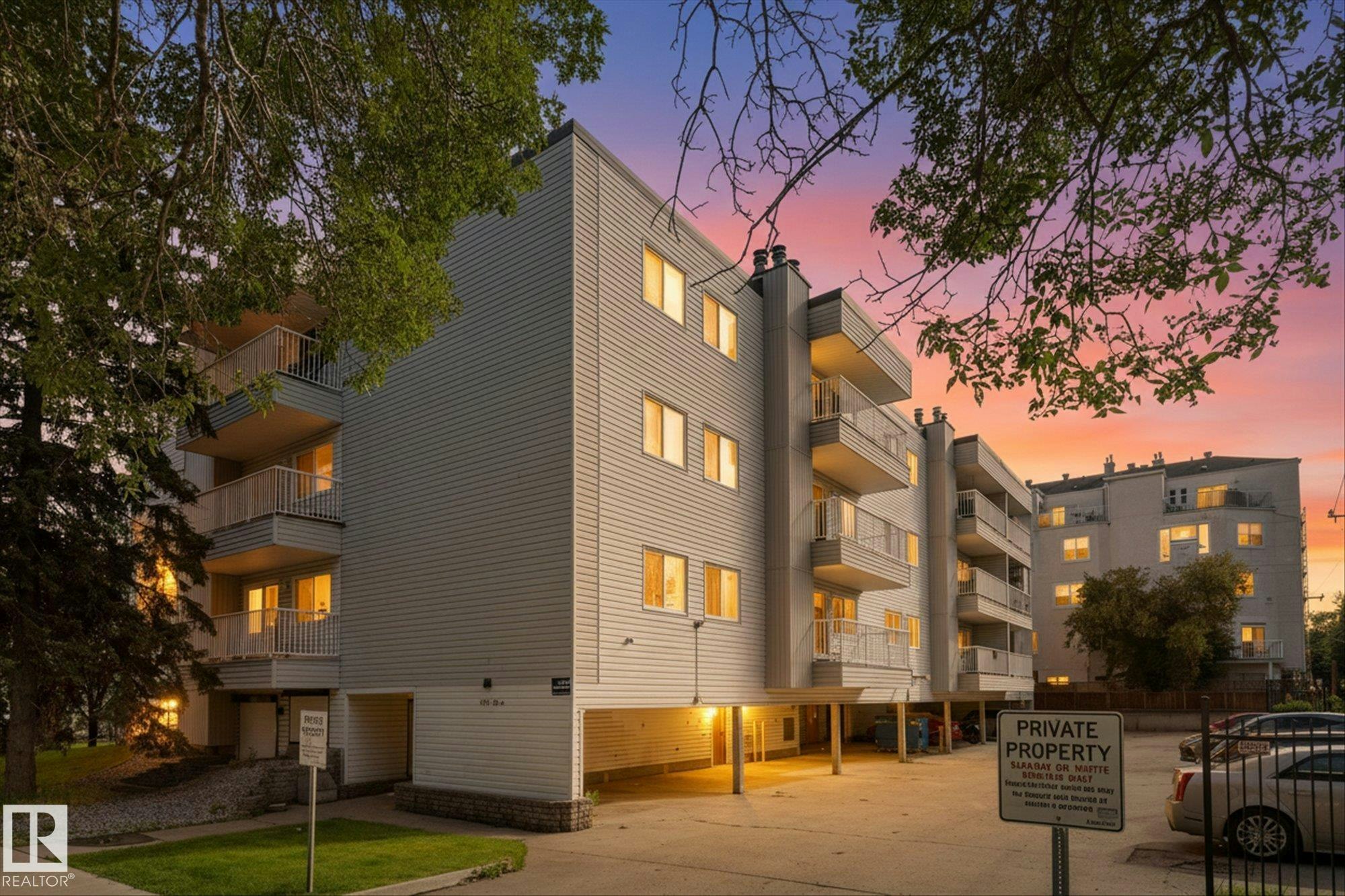 205-8125 110 Street, Edmonton, AB, T6G 2P3