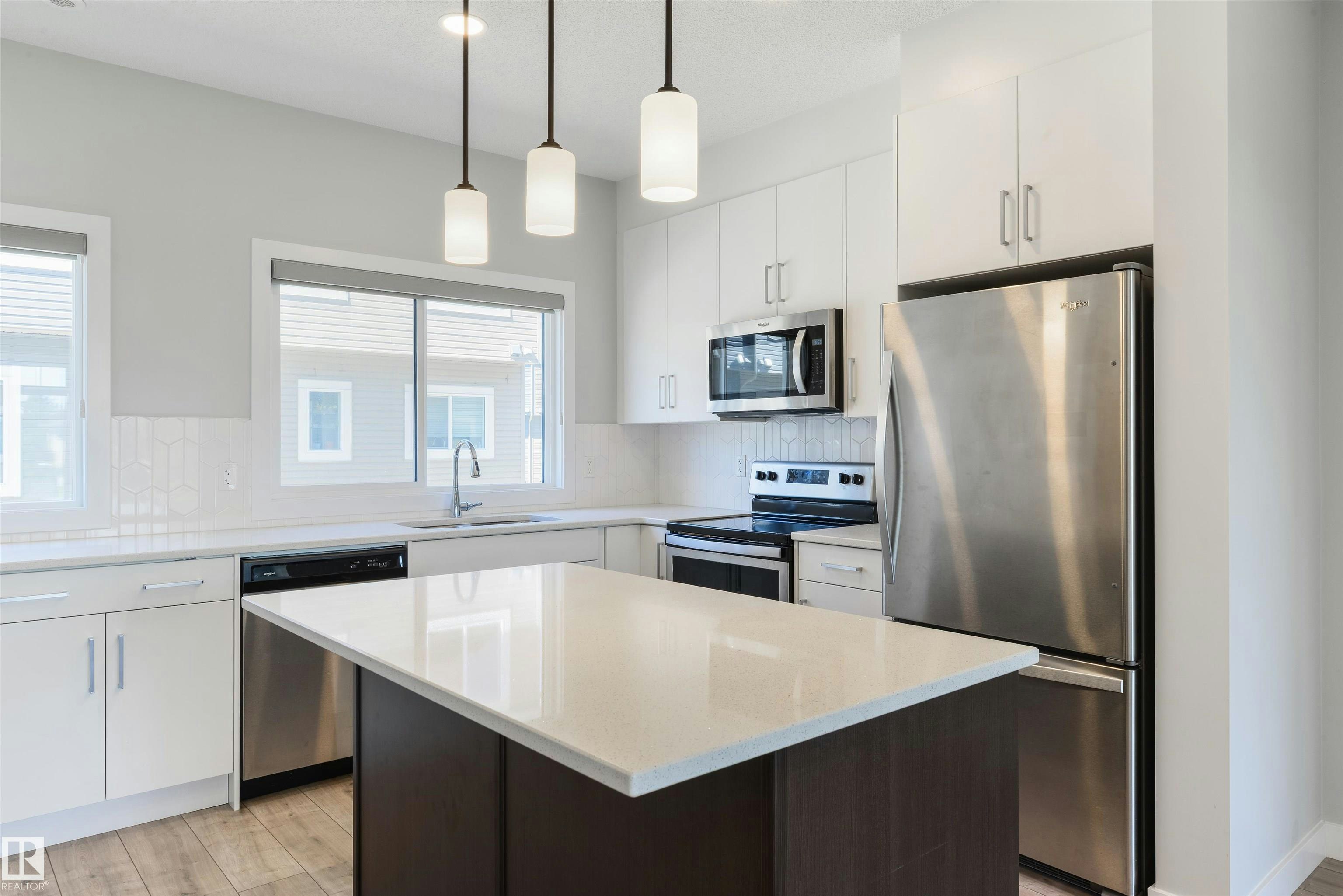 3-11373 12 Avenue NW, Edmonton, AB, T6J 5V2