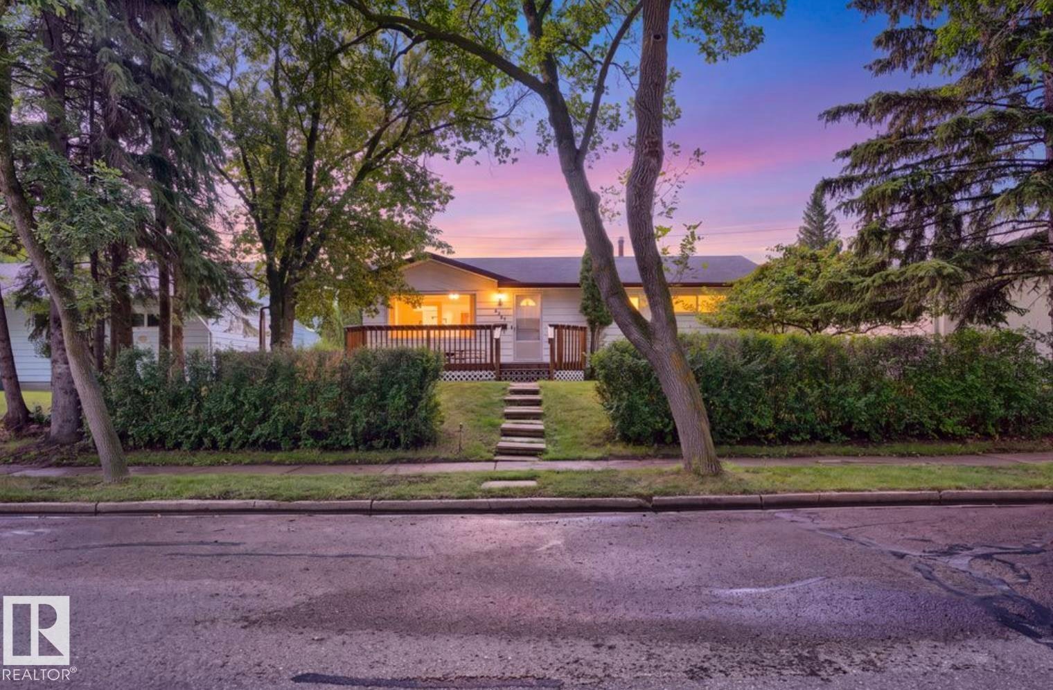 6221 44b Avenue, Camrose, AB, T4V 0B5