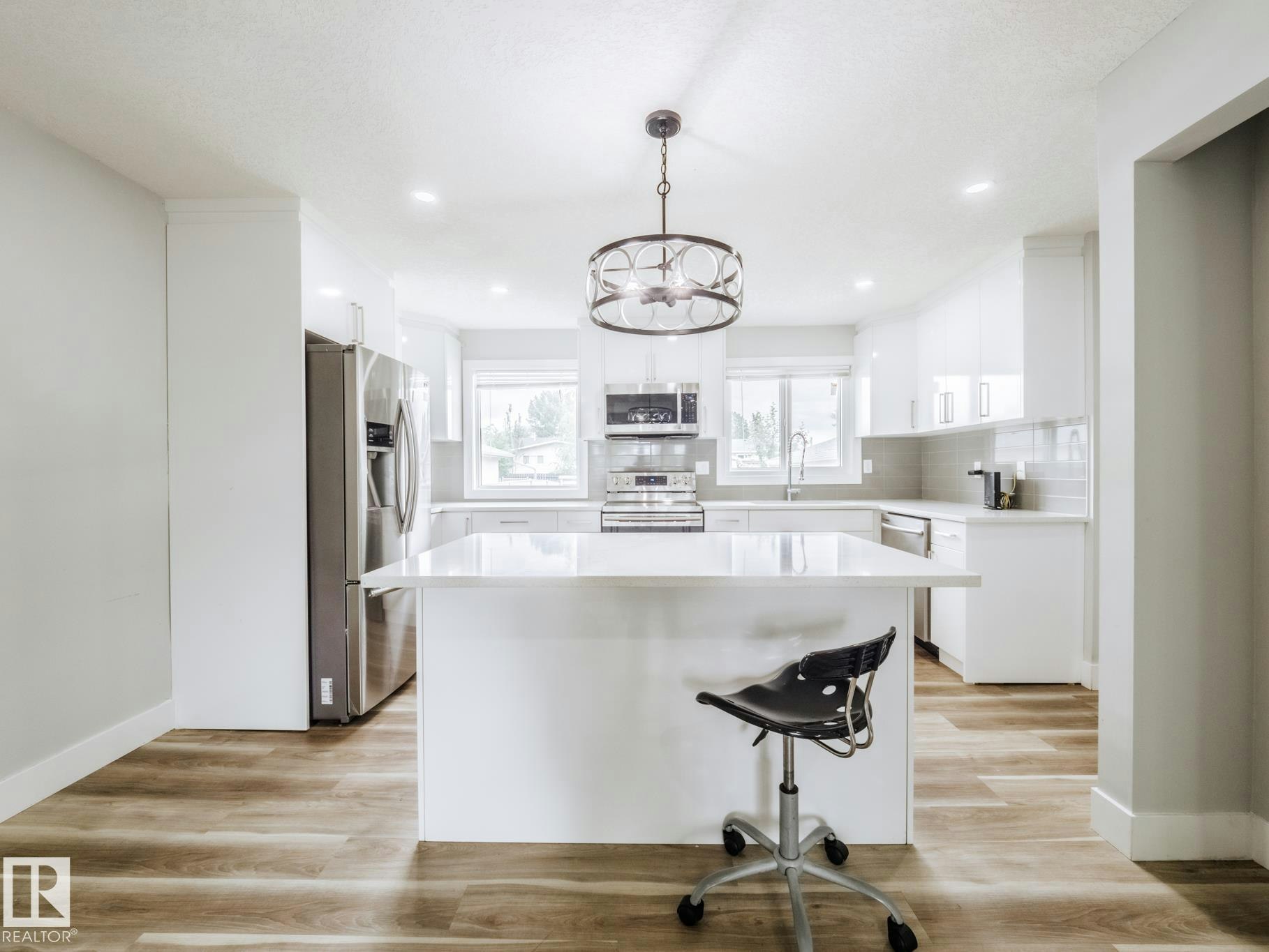15011 59 Street, Edmonton, AB, T5A 1Y6