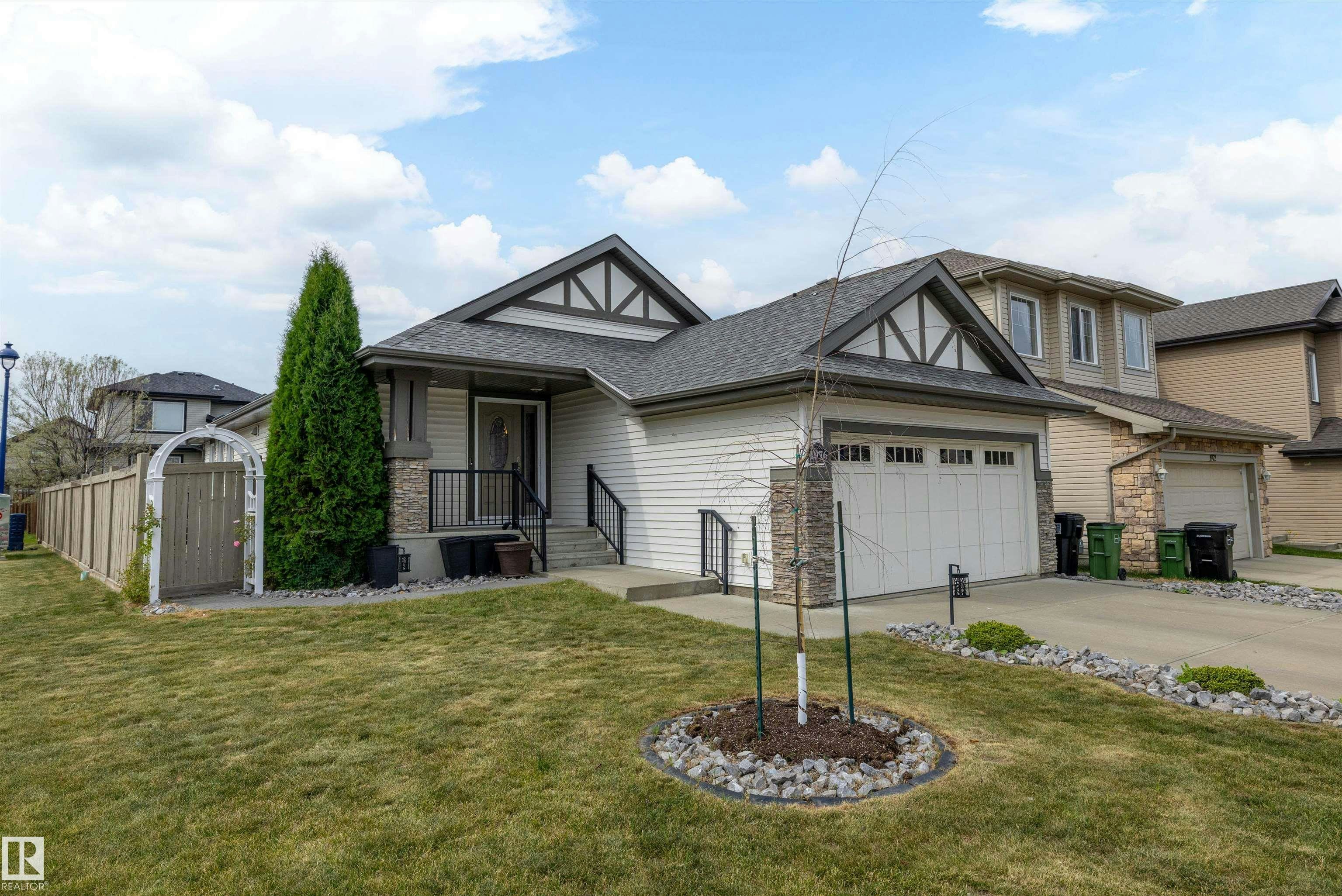 1976 67 Street, Edmonton, AB, T6X 0T4