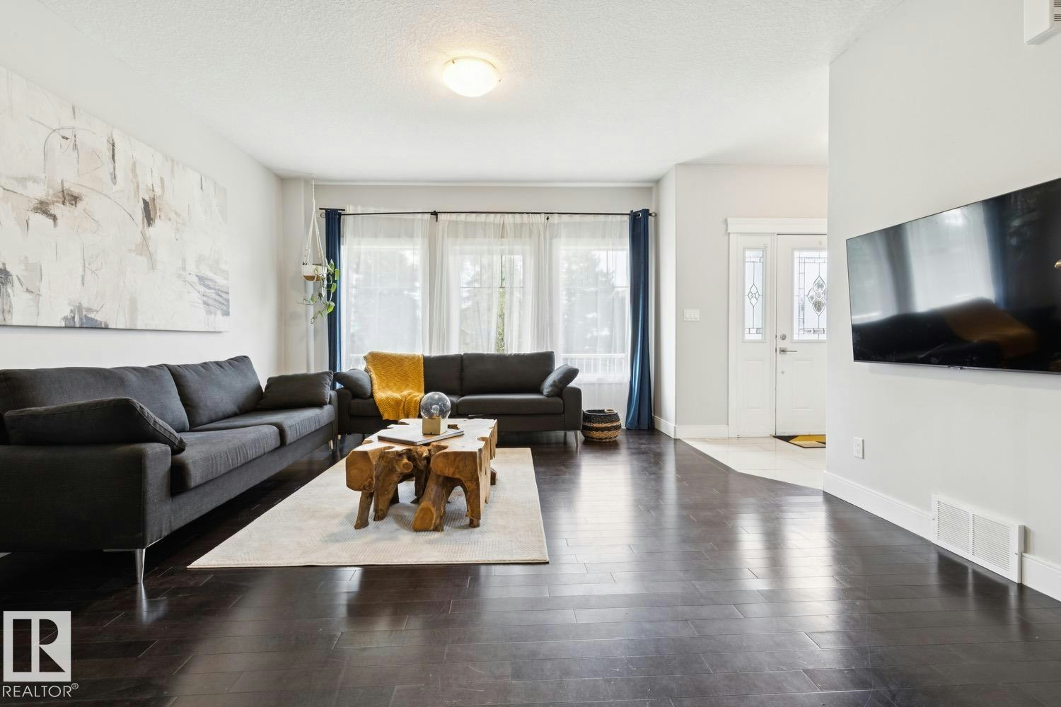 9919 79 Street, Edmonton, AB, T6A 3G2 - 8