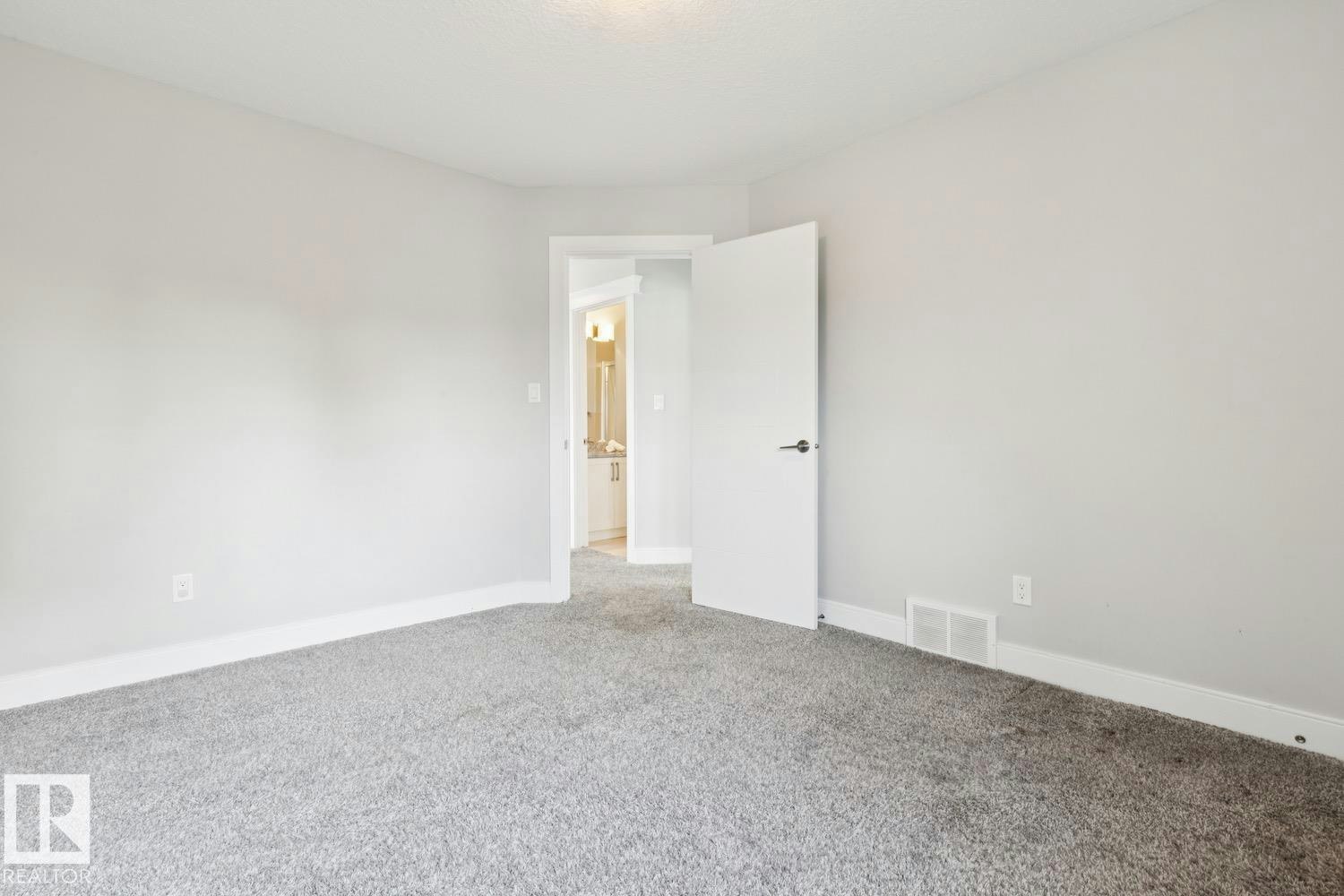 9919 79 Street, Edmonton, AB, T6A 3G2 - 40