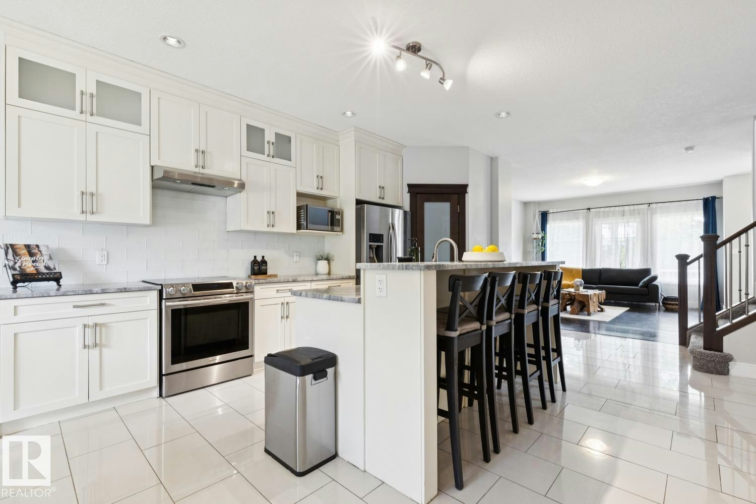 9919 79 Street, Edmonton, AB, T6A 3G2 - 17
