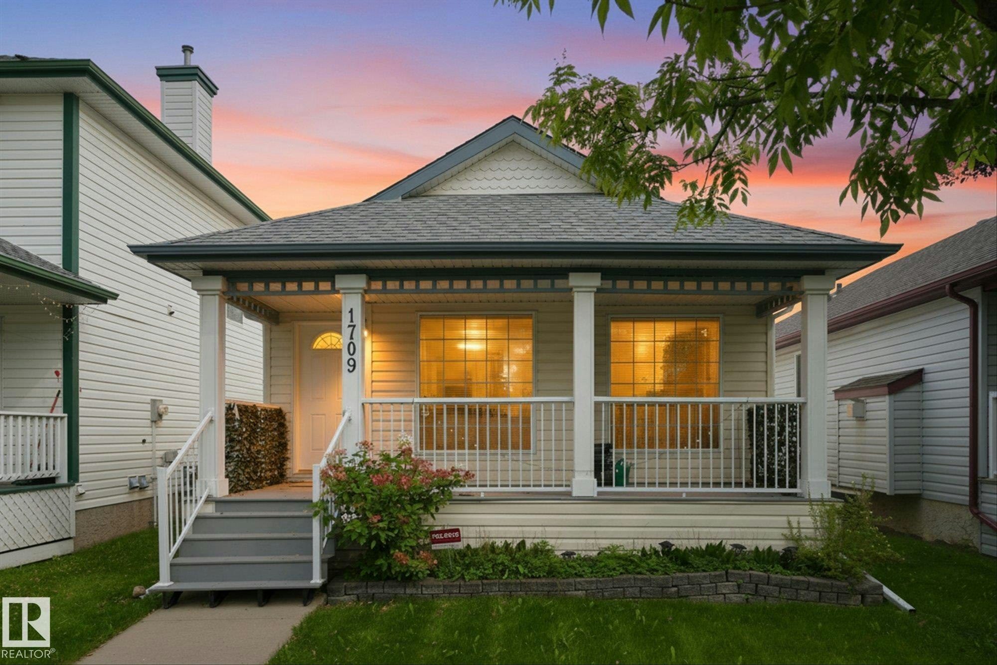 1709 Turvey Bend Bend, Edmonton, AB, T6R 2W7