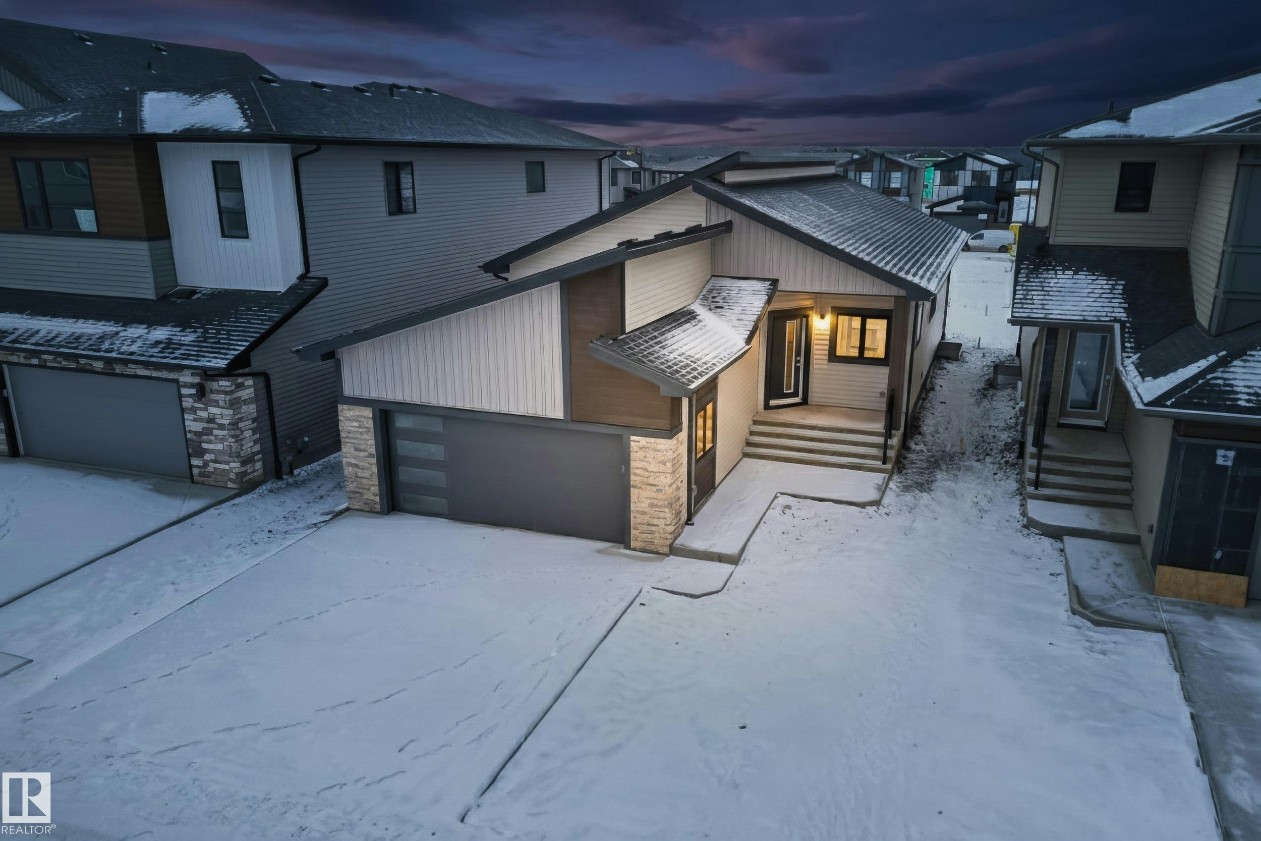 7093 Kiviaq Crescent, Edmonton, AB, T6W 5N7