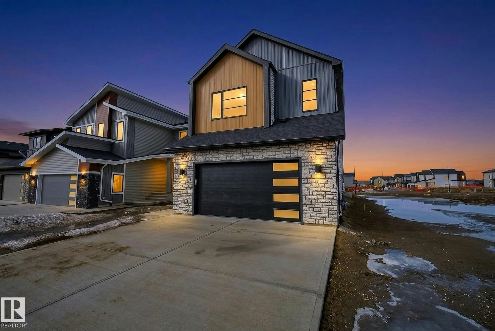 7087 Kiviaq Crescent, Edmonton, AB, T6W 5N7