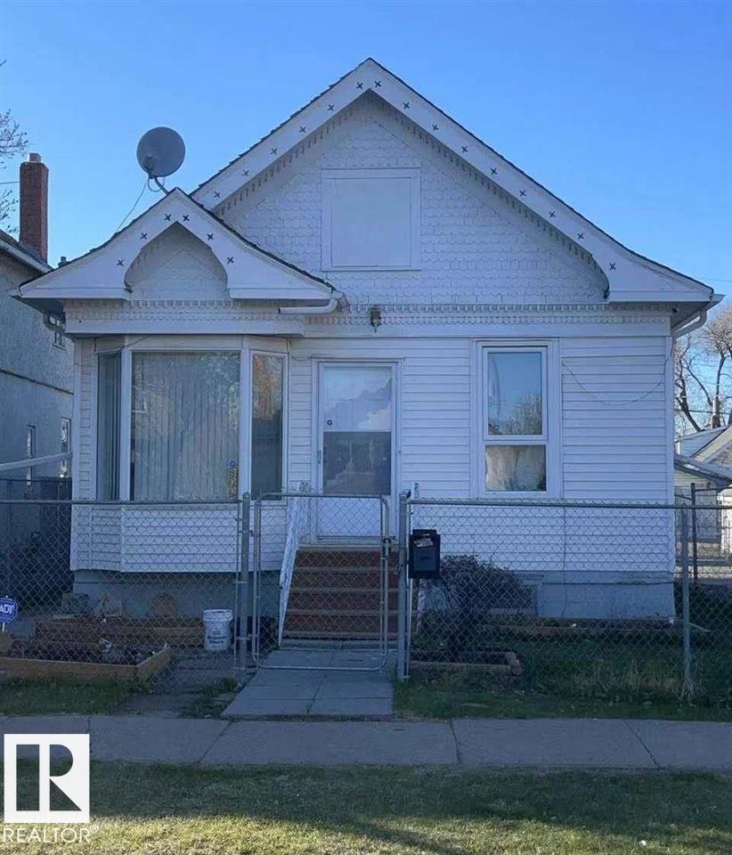 9332 106a Avenue, Edmonton, AB, T5H 0S7