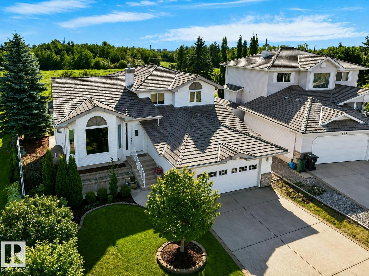 535 Pardee Bay, Edmonton, AB, T5T 5Y9