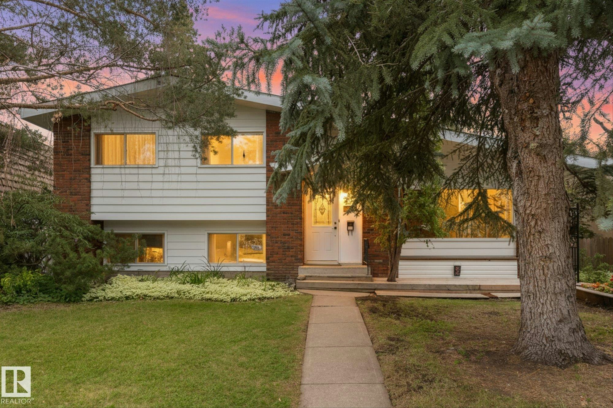 11311 Malmo Road, Edmonton, AB, T6H 4M3