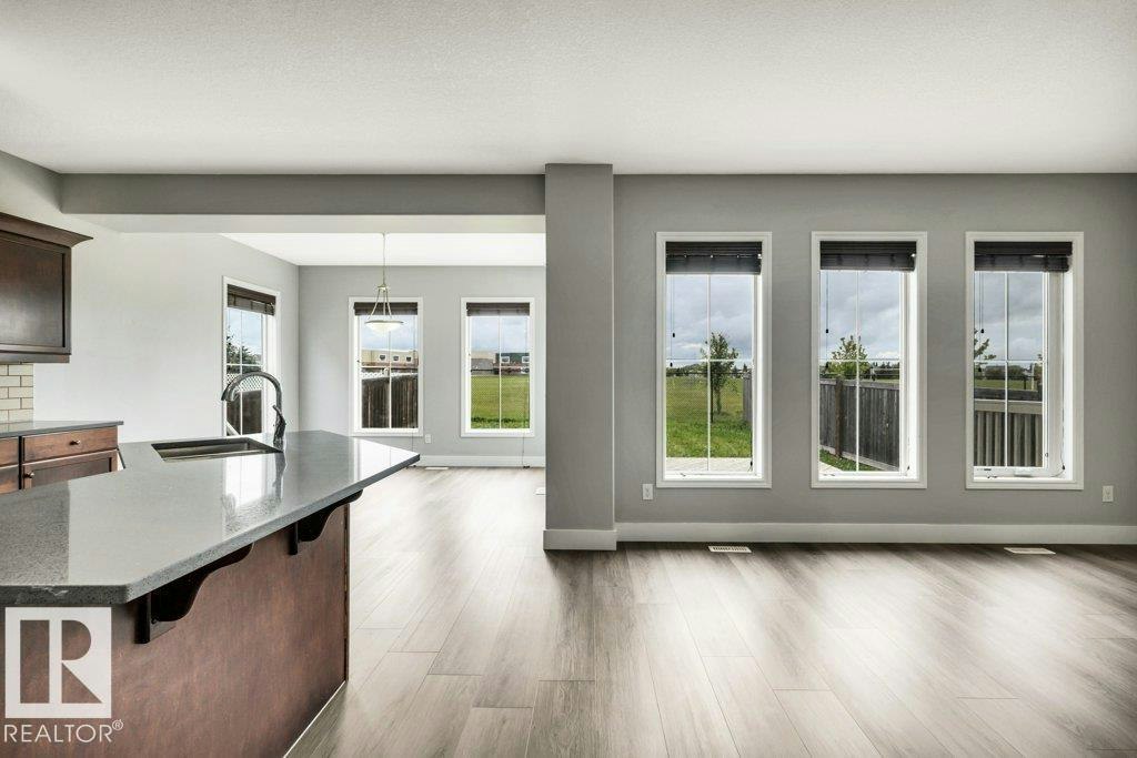 5903 12 Avenue, Edmonton, AB, T6X 0T3 - 12