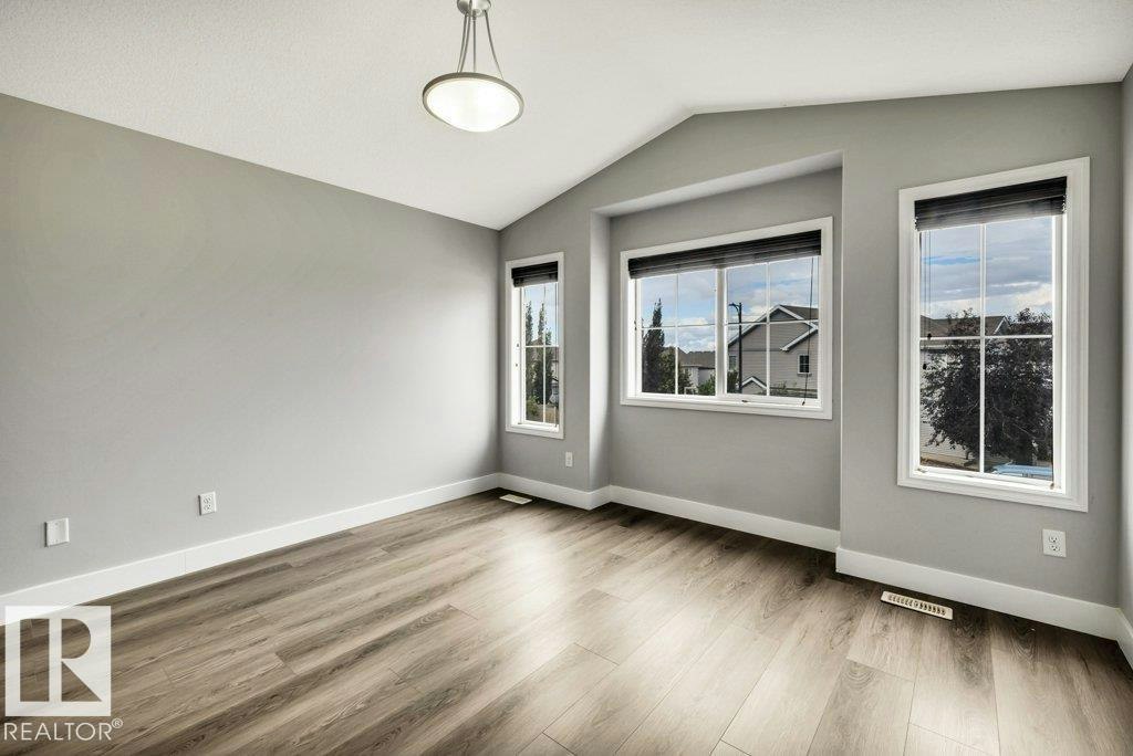 5903 12 Avenue, Edmonton, AB, T6X 0T3 - 32