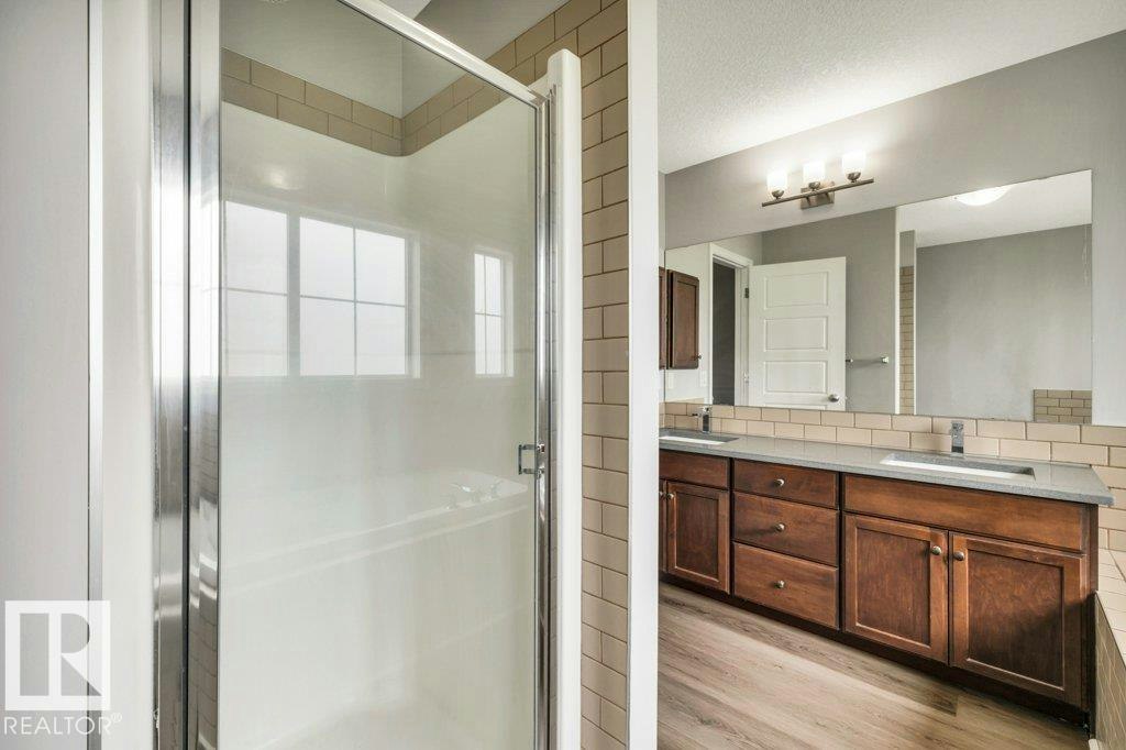 5903 12 Avenue, Edmonton, AB, T6X 0T3 - 40