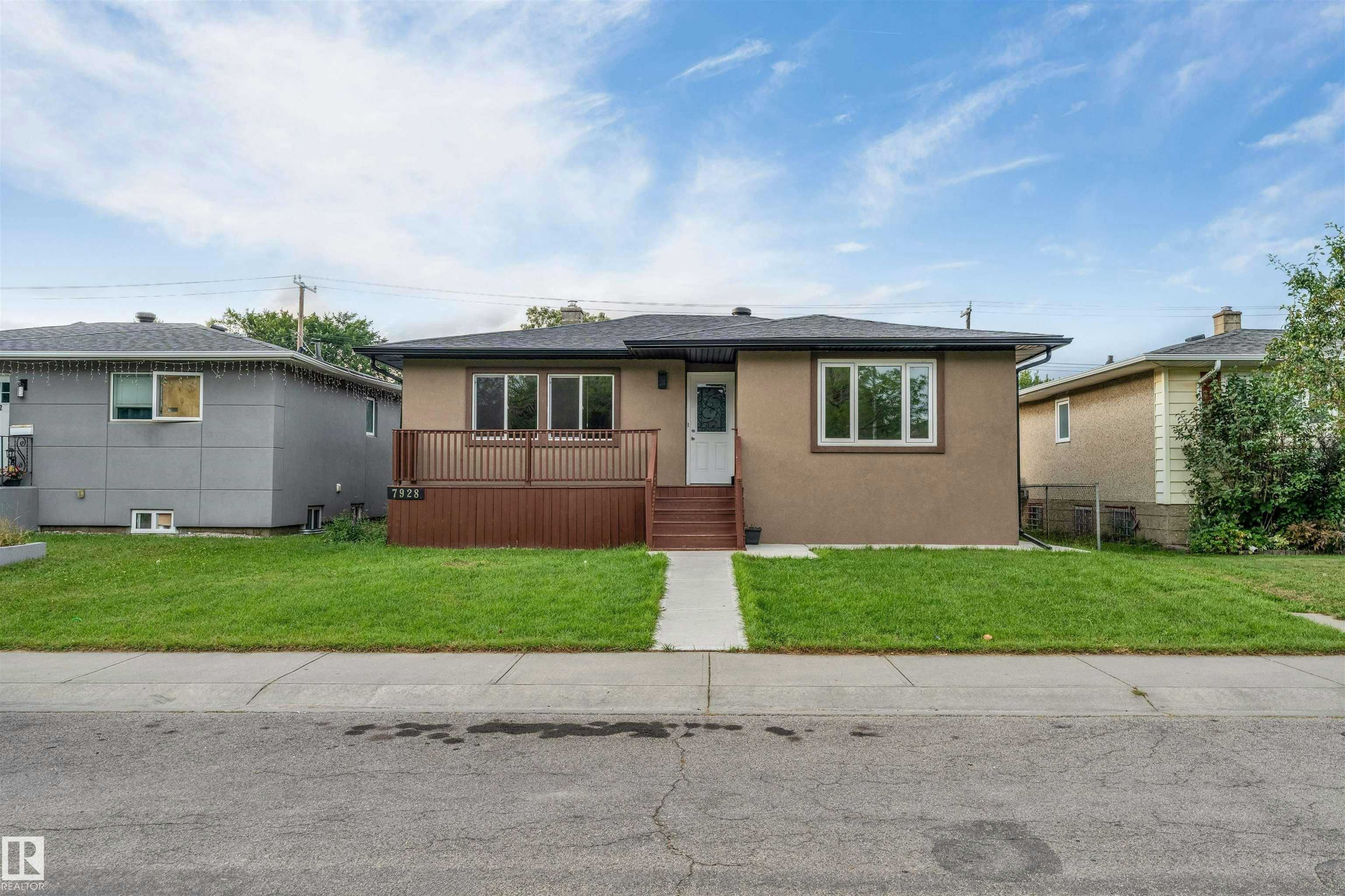 7928 82 Avenue, Edmonton, AB, T6C 0Y2