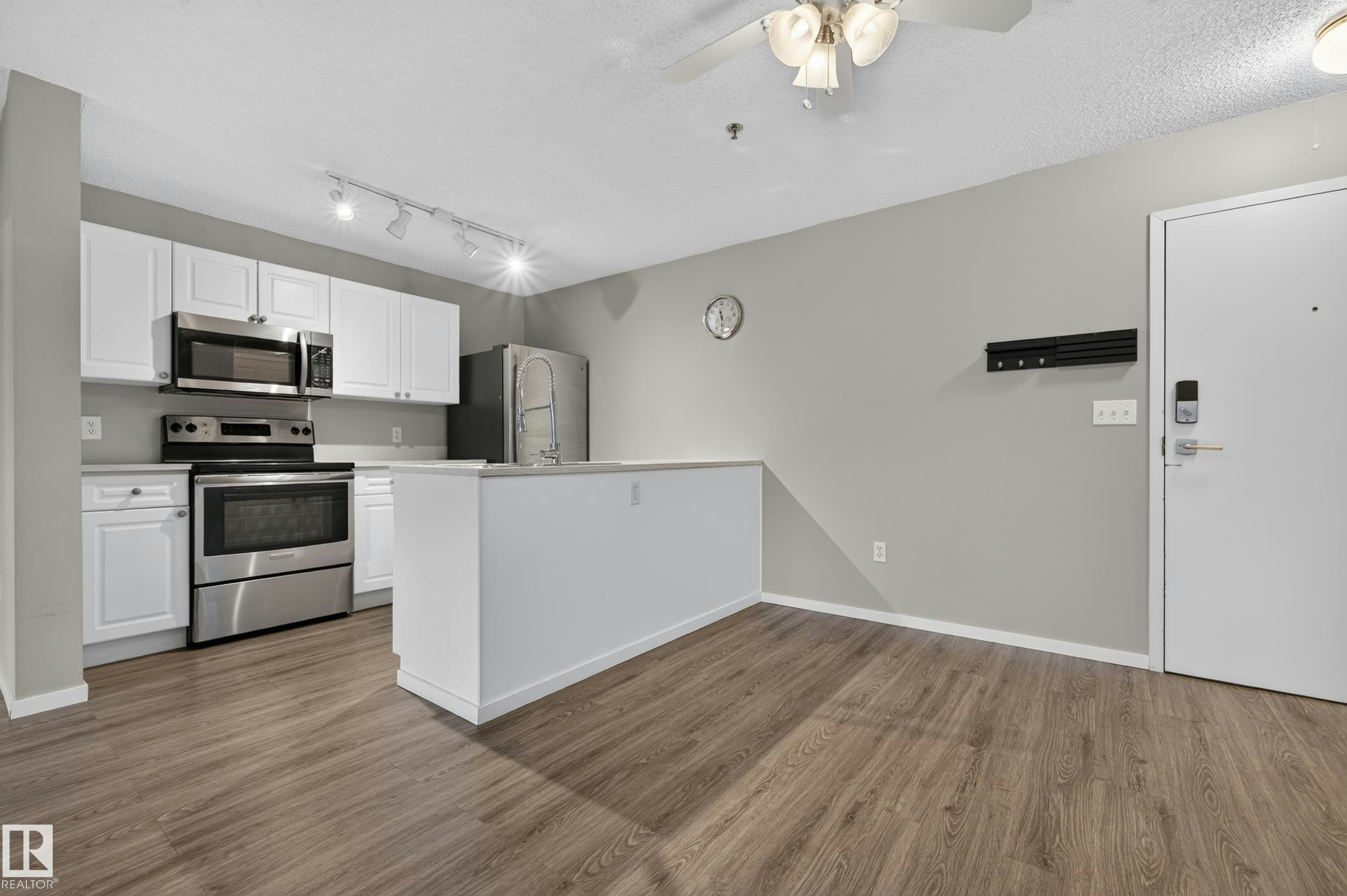 23-10331 106 Street, Edmonton, AB, T5J 1H8
