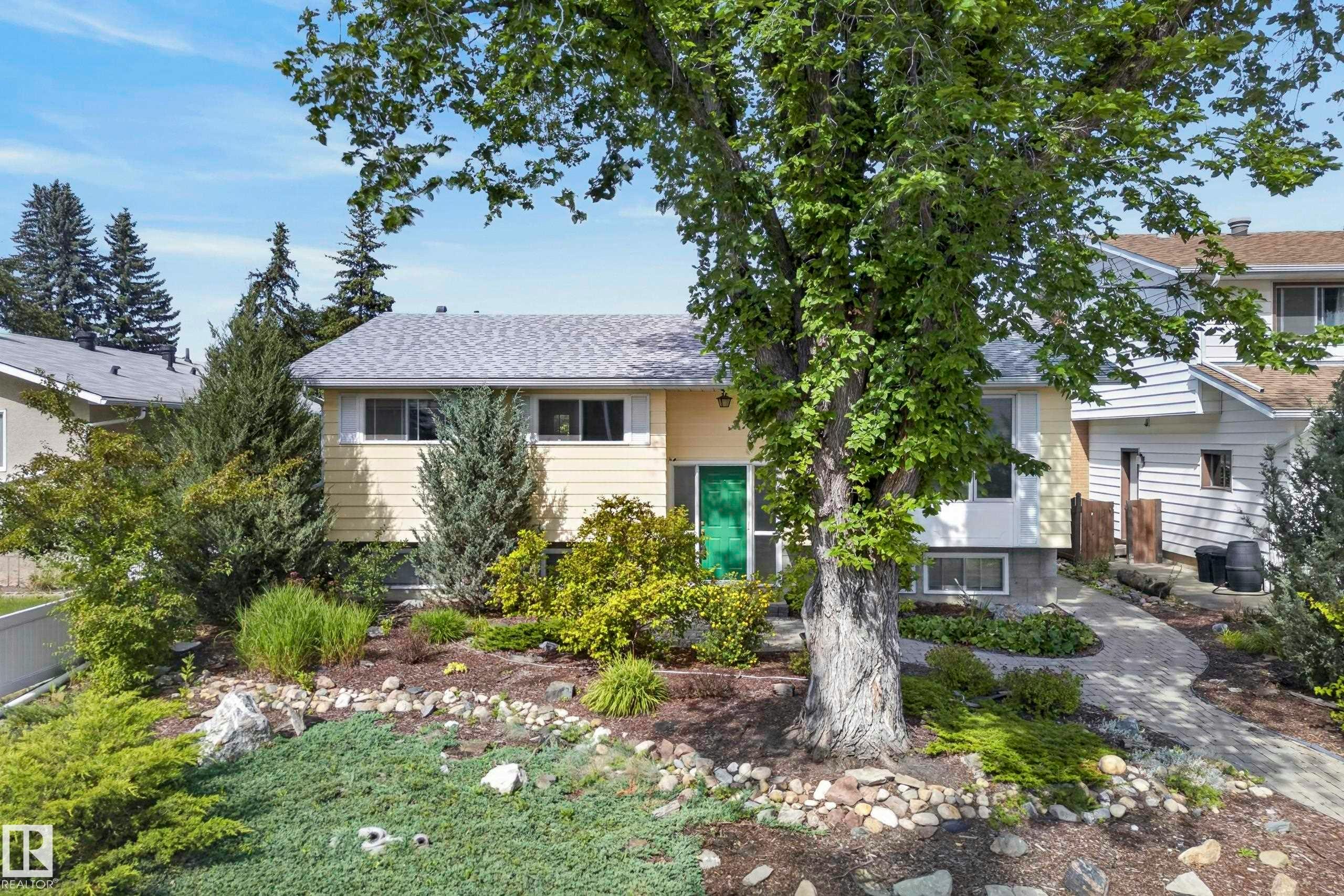 10968 35a Avenue, Edmonton, AB, T6J 0A3