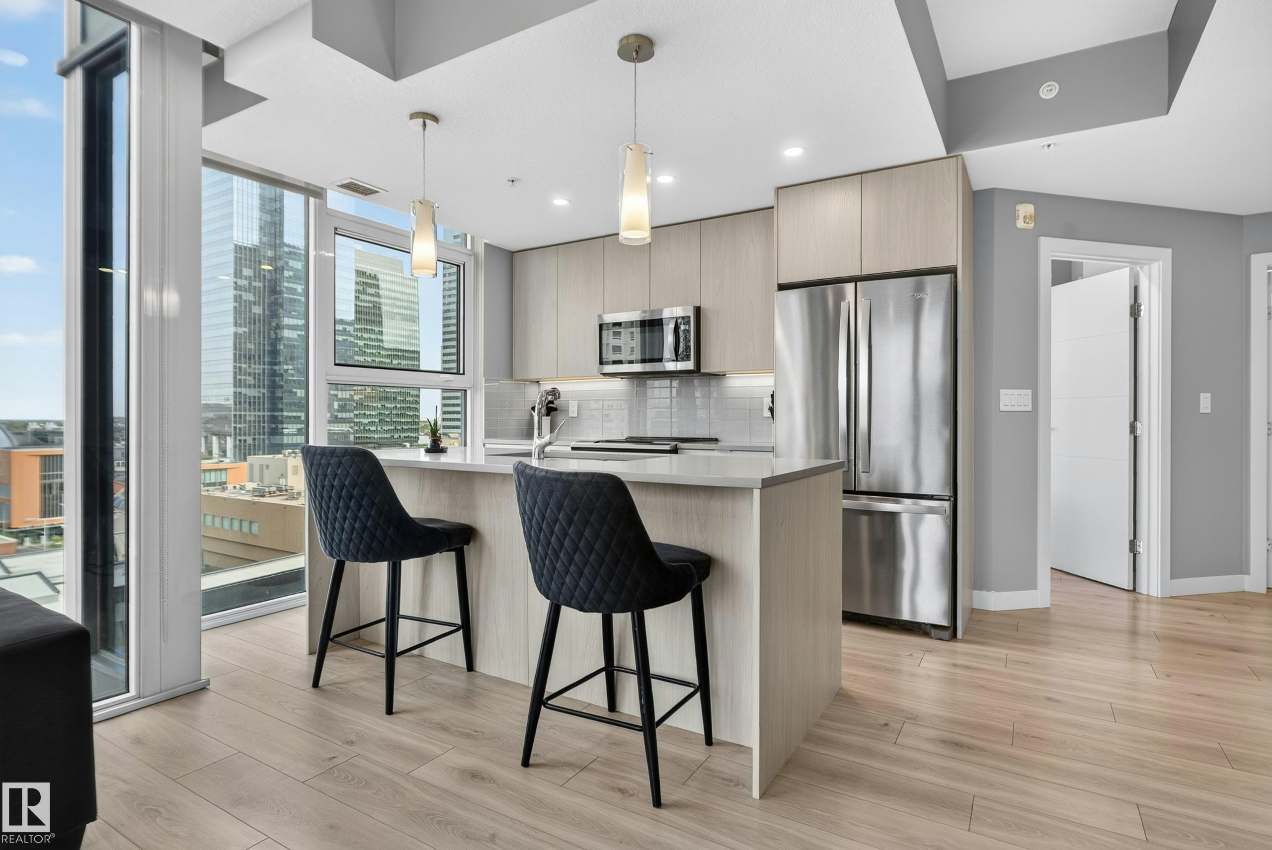 1002-10180 103 Street, Edmonton, AB, T5J 0L1