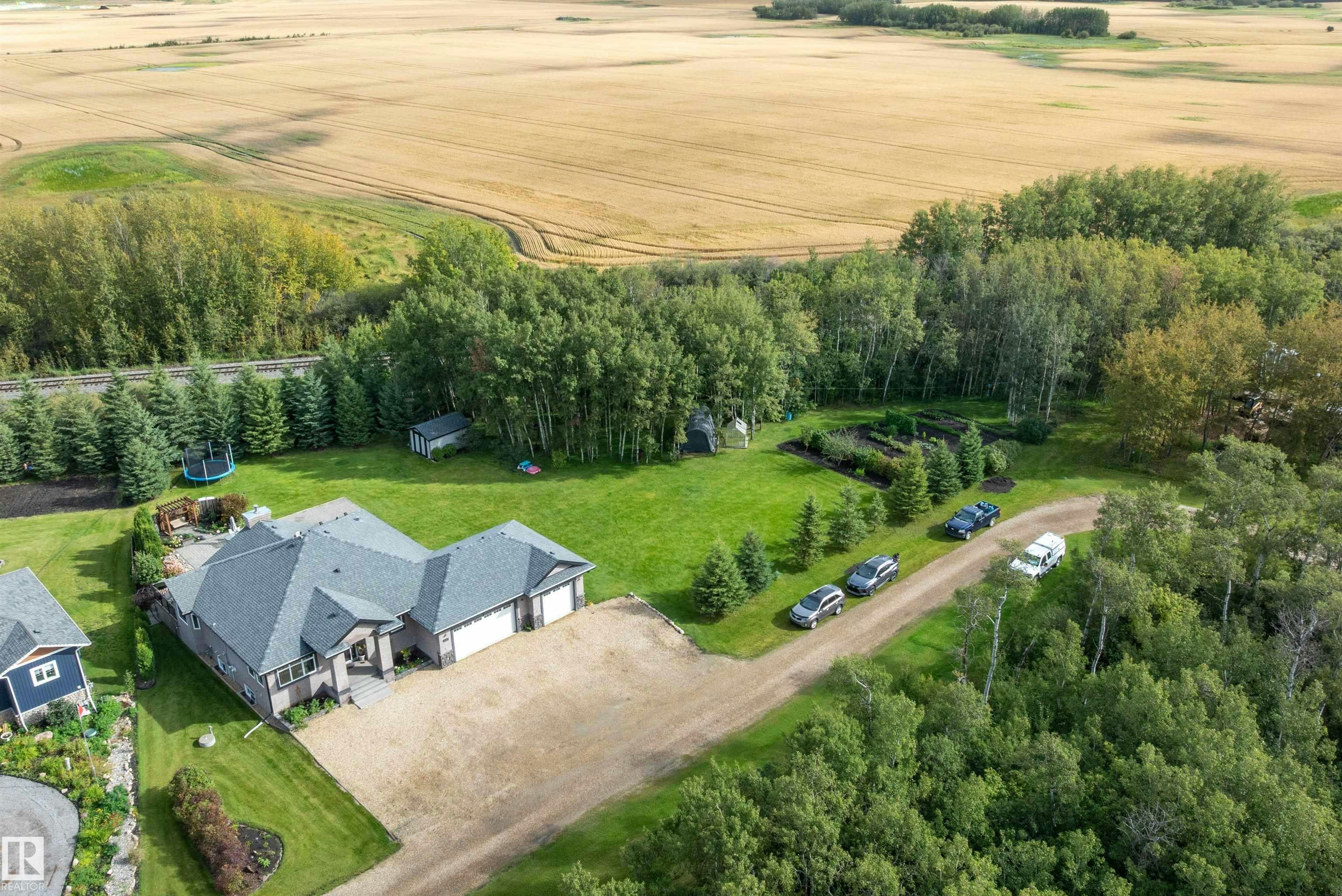 146-25100 Twp Road 554, Rural Sturgeon County, AB, T8R 2G5