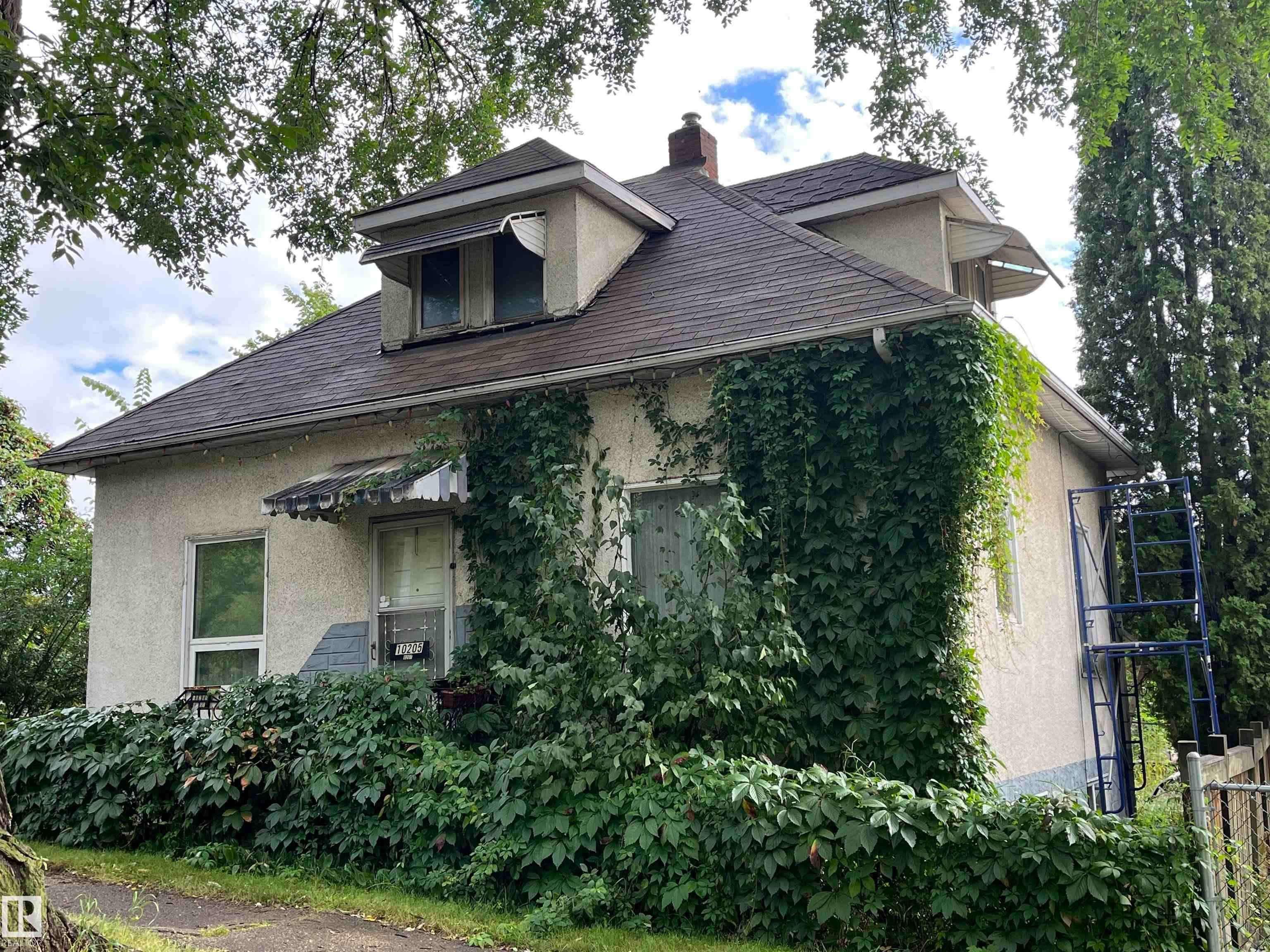 10205 92 Street, Edmonton, AB, T5H 1T2