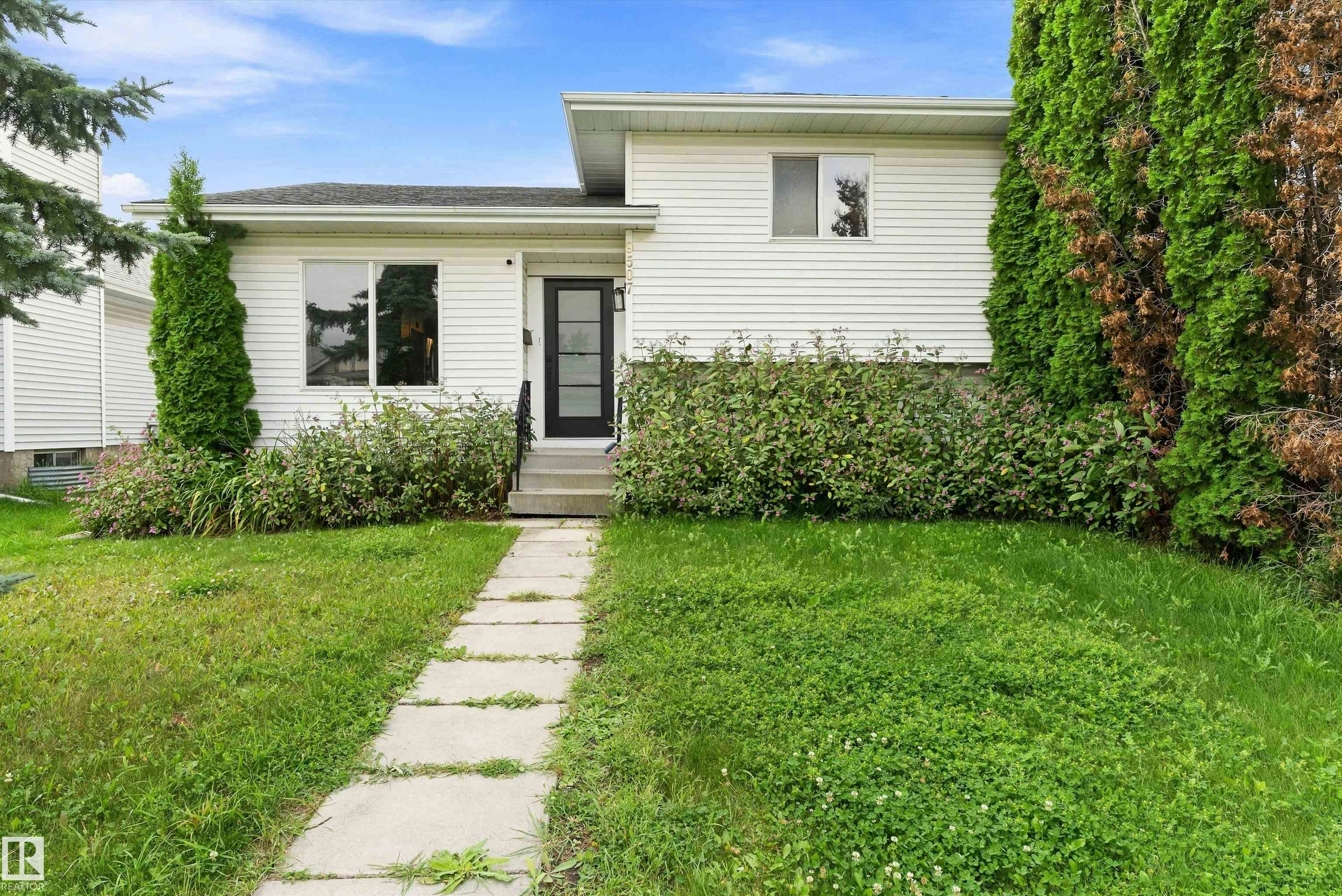 9507 170 Avenue NW, Edmonton, AB, T5Z 2Z9