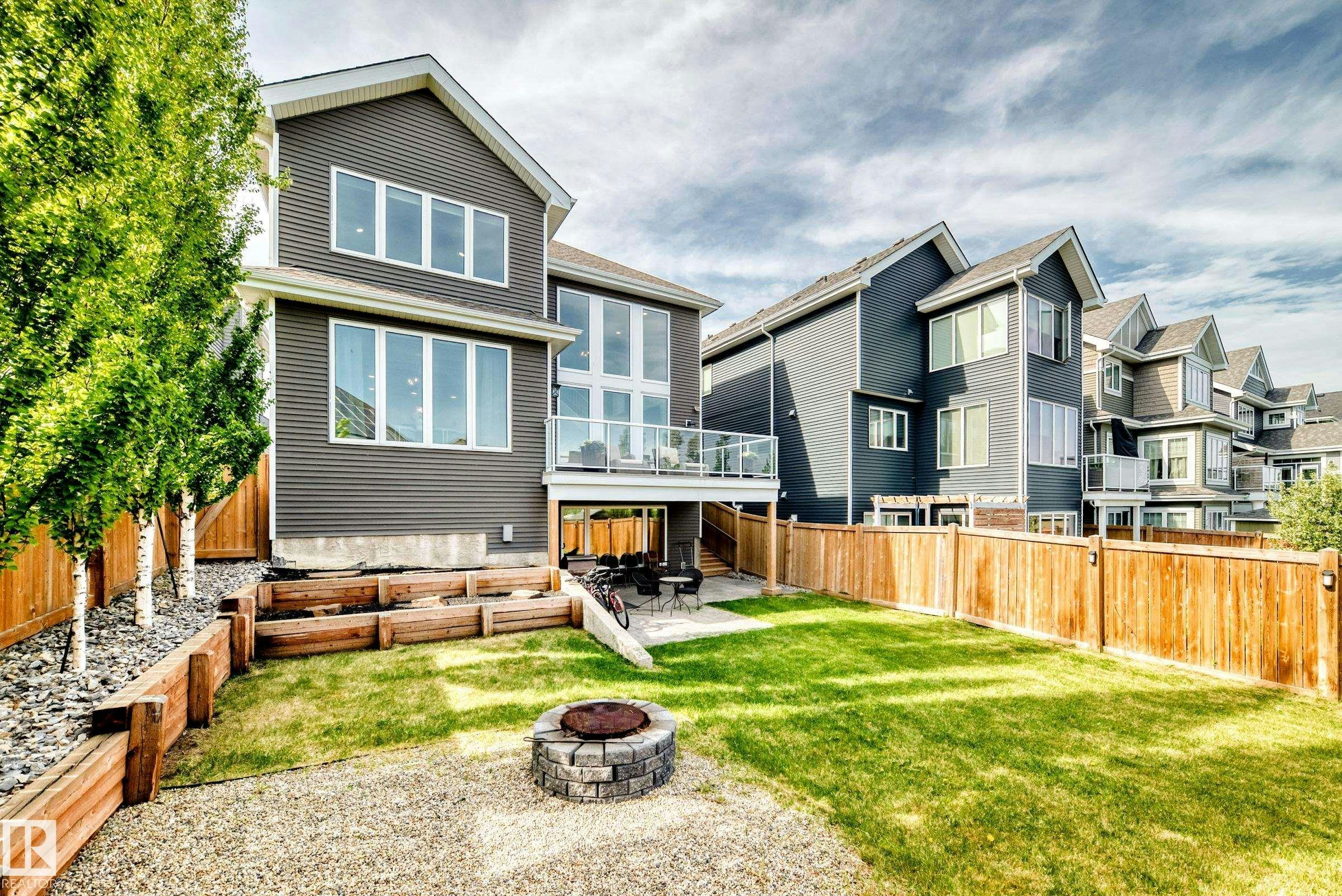 9034 24 Avenue SW, Edmonton, AB, T6X 2C4