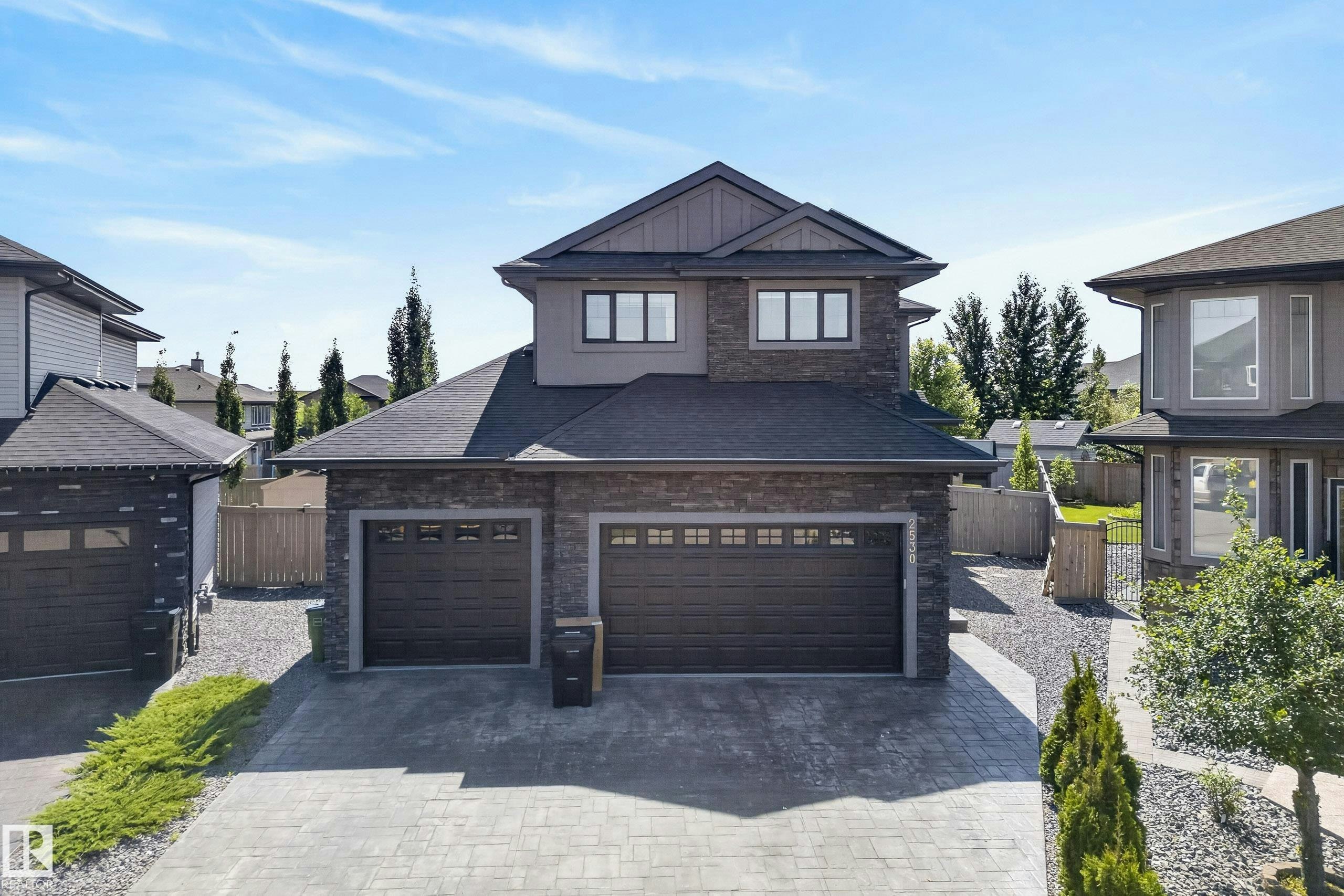 2530 Amerongen Crescent, Edmonton, AB, T6W 3C2
