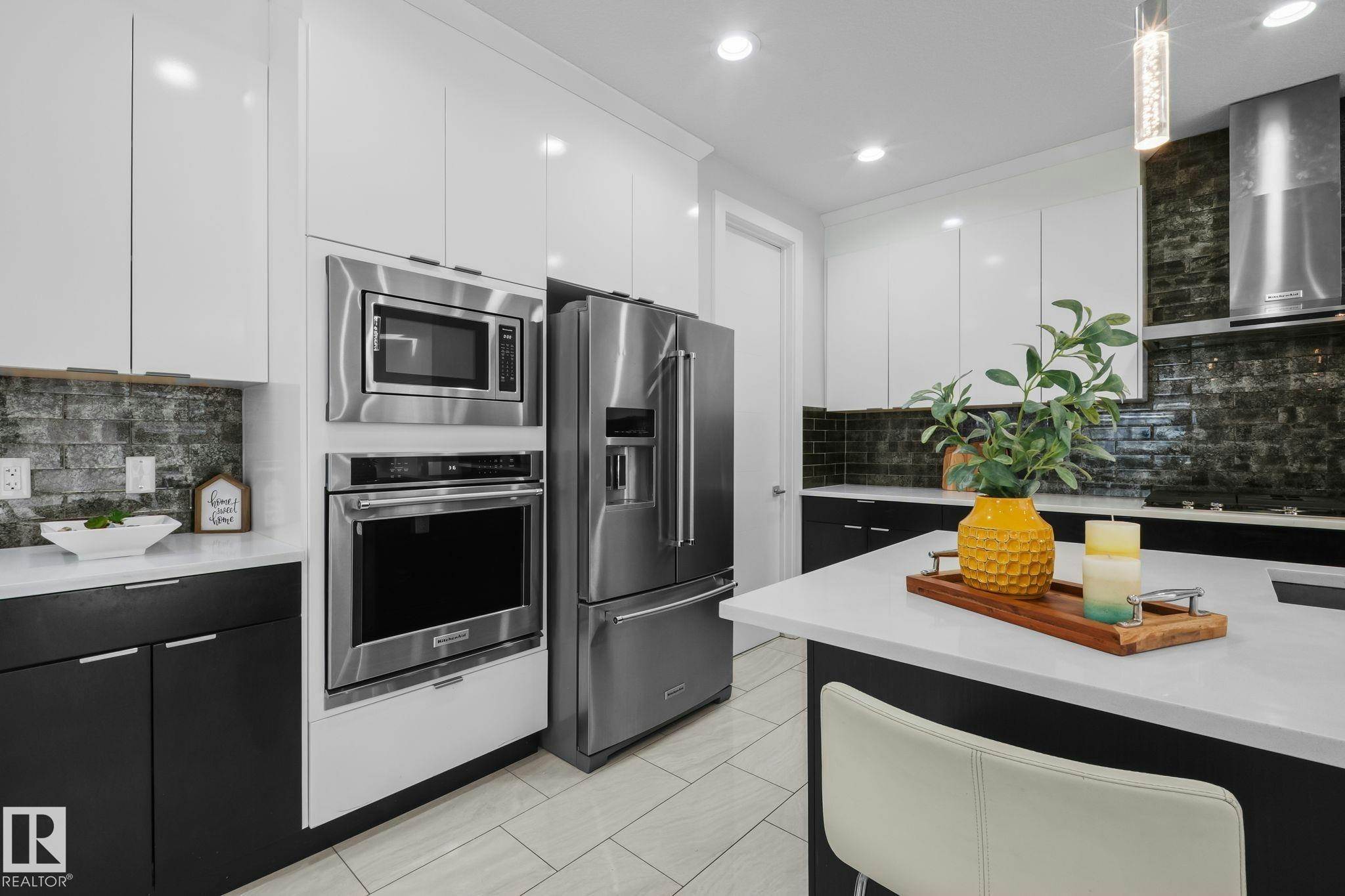 2019 Ware Rd, Edmonton, AB, T6W 3G5