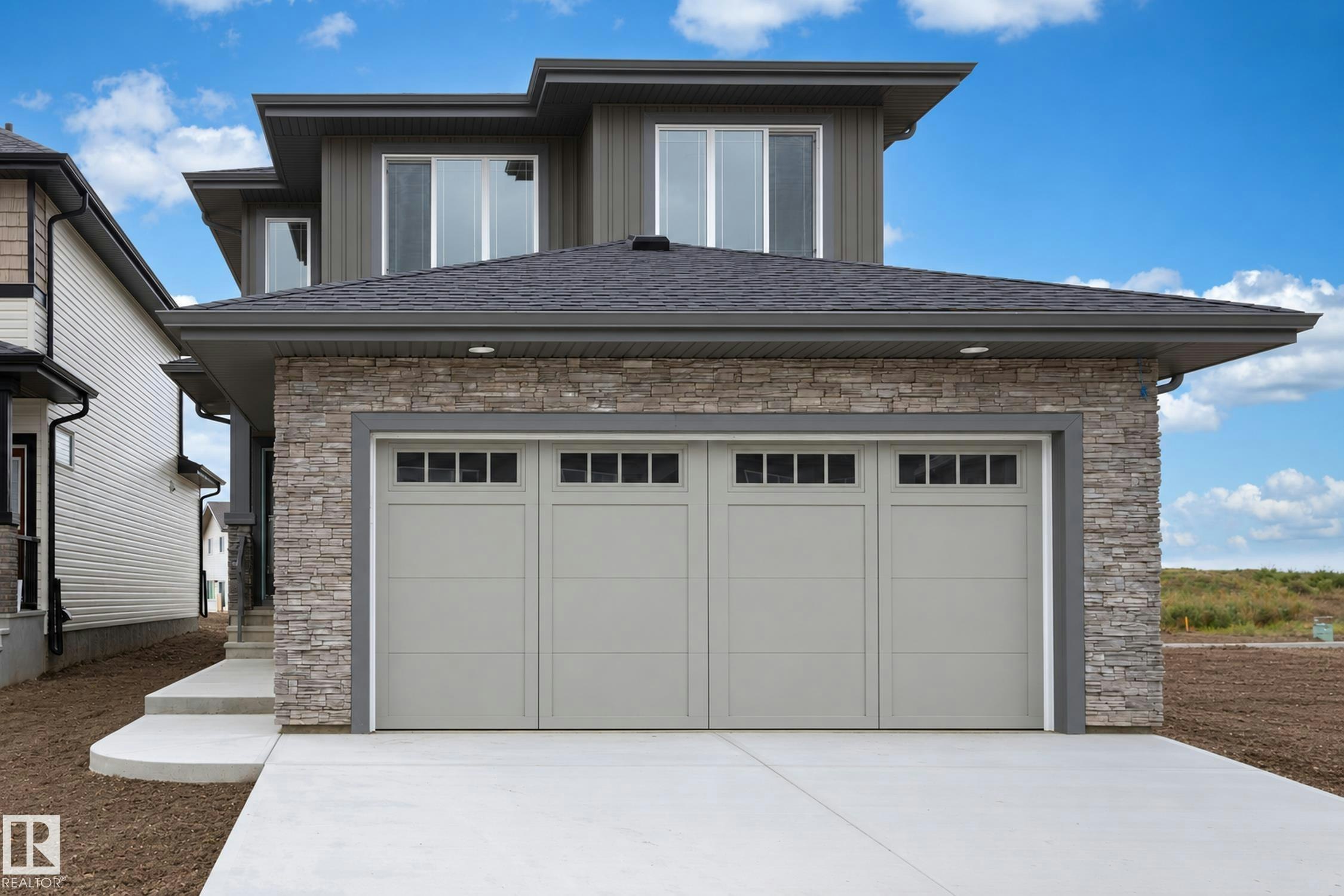 6279 180 Avenue, Edmonton, AB, T5Y 4L8