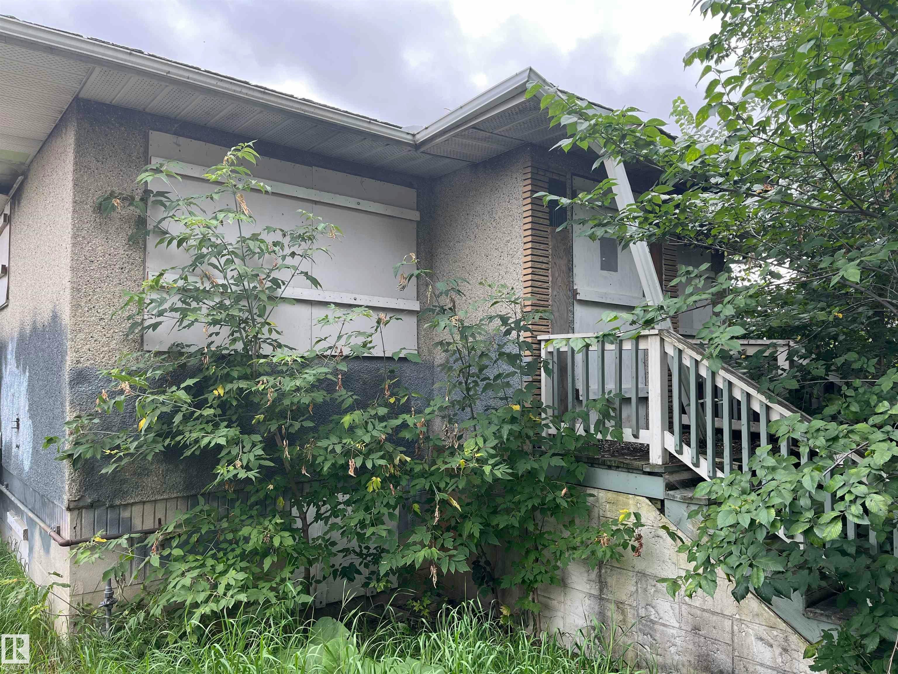 10209 92 Street, Edmonton, AB, T5H 1T2