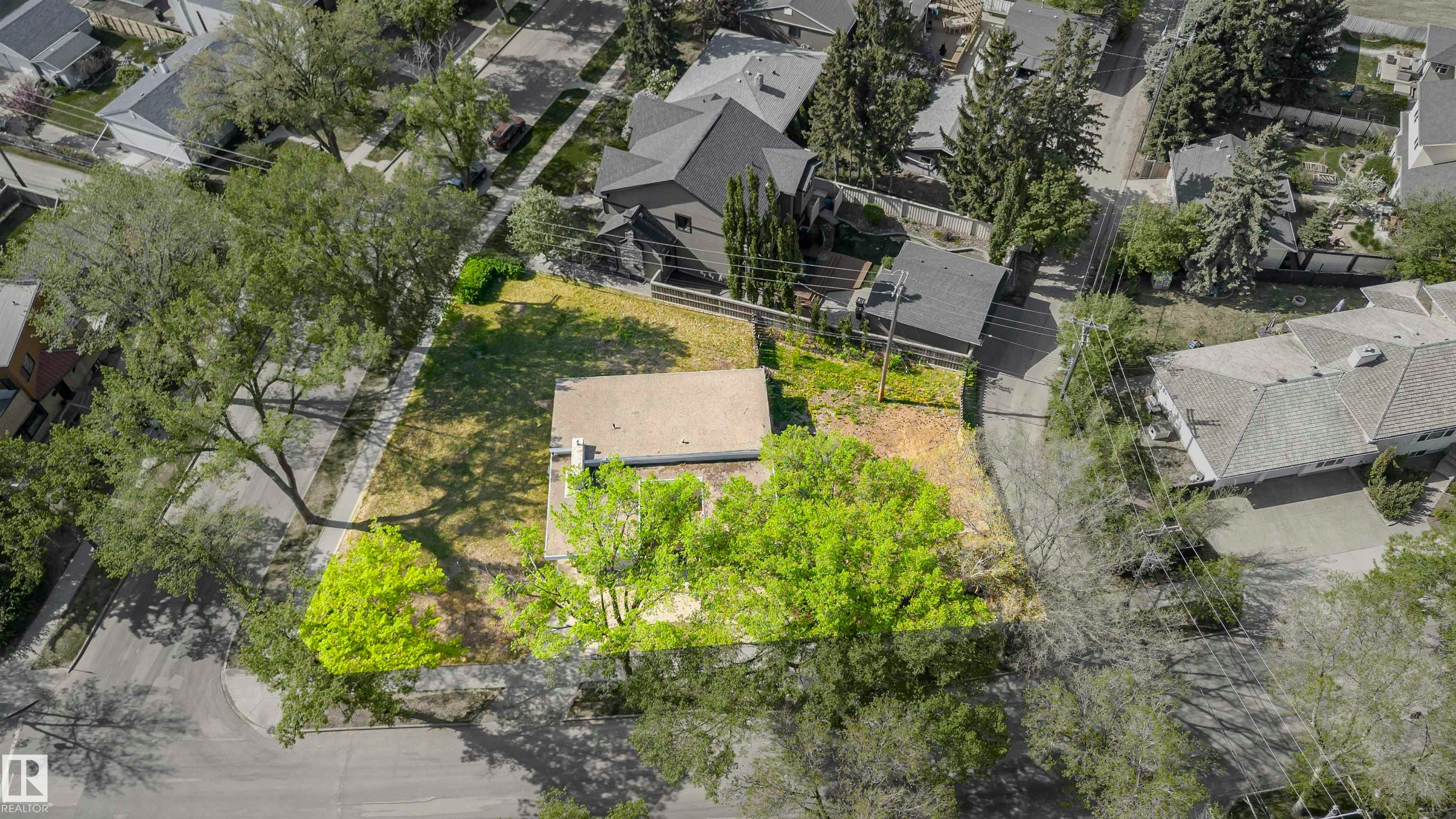 9788 146 Street, Edmonton, AB, T5N 2Z4