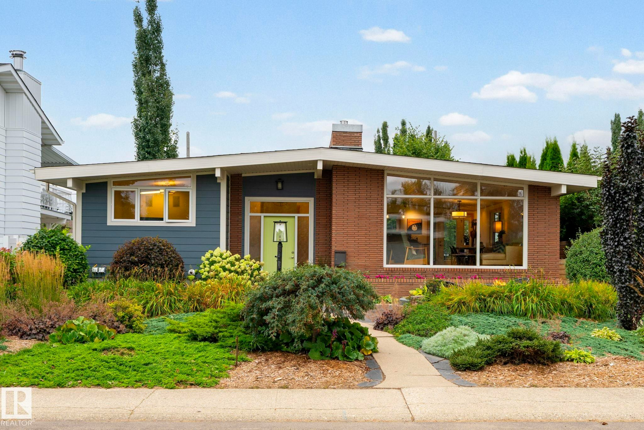 7415 Rowland Road, Edmonton, AB, T6A 3W3