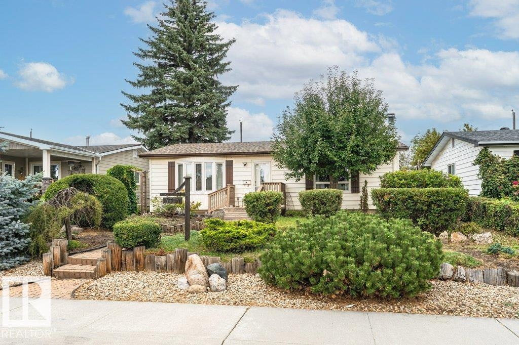 4704 109a Avenue, Edmonton, AB, T6A 1S4