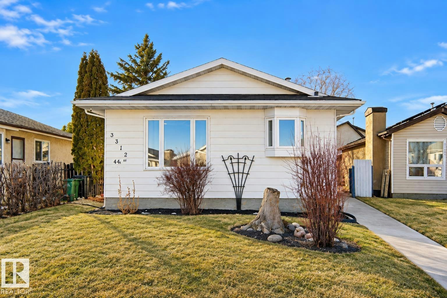 3312 44a Street, Edmonton, AB, T6L 4W9