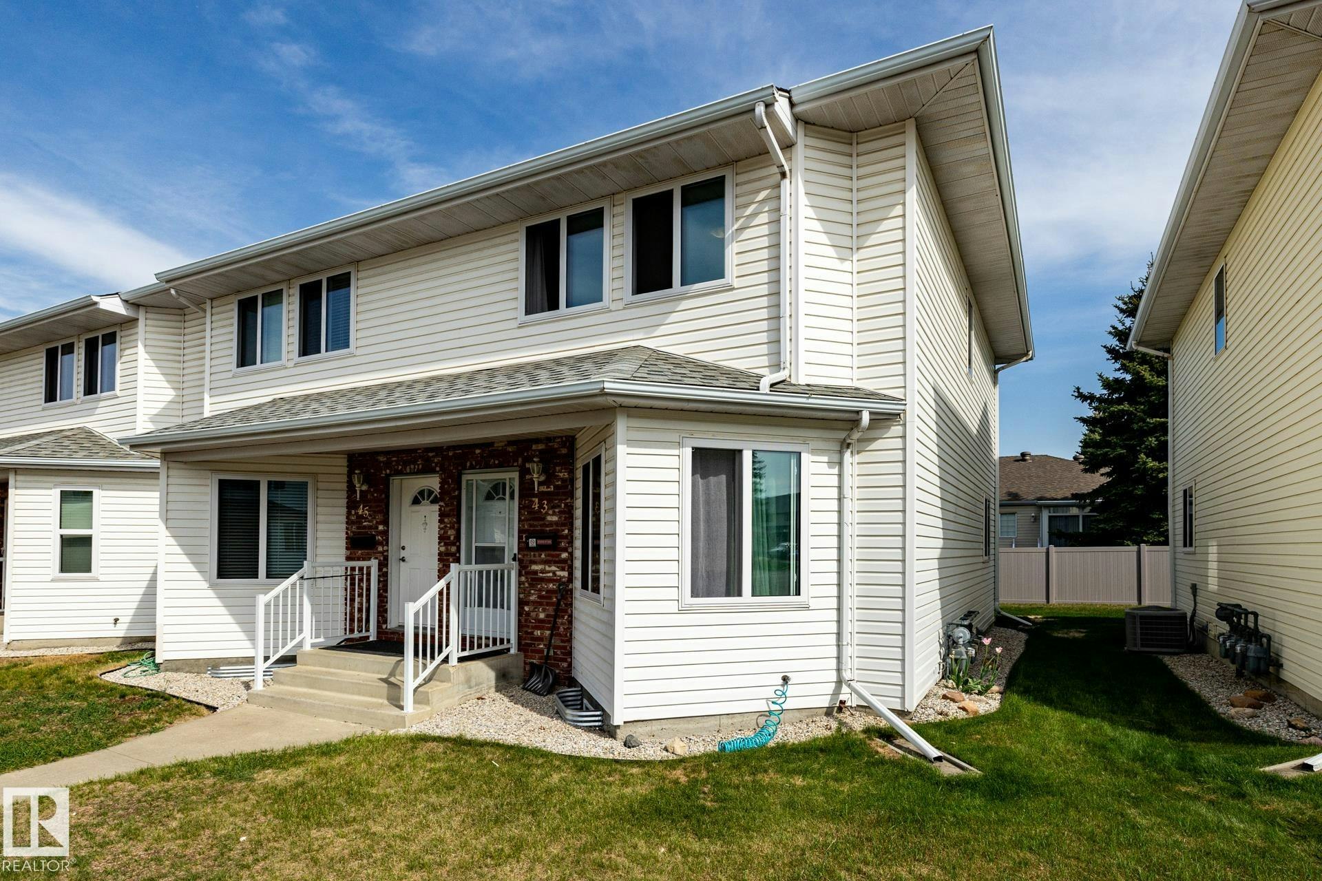 43-1033 Youville Drive W