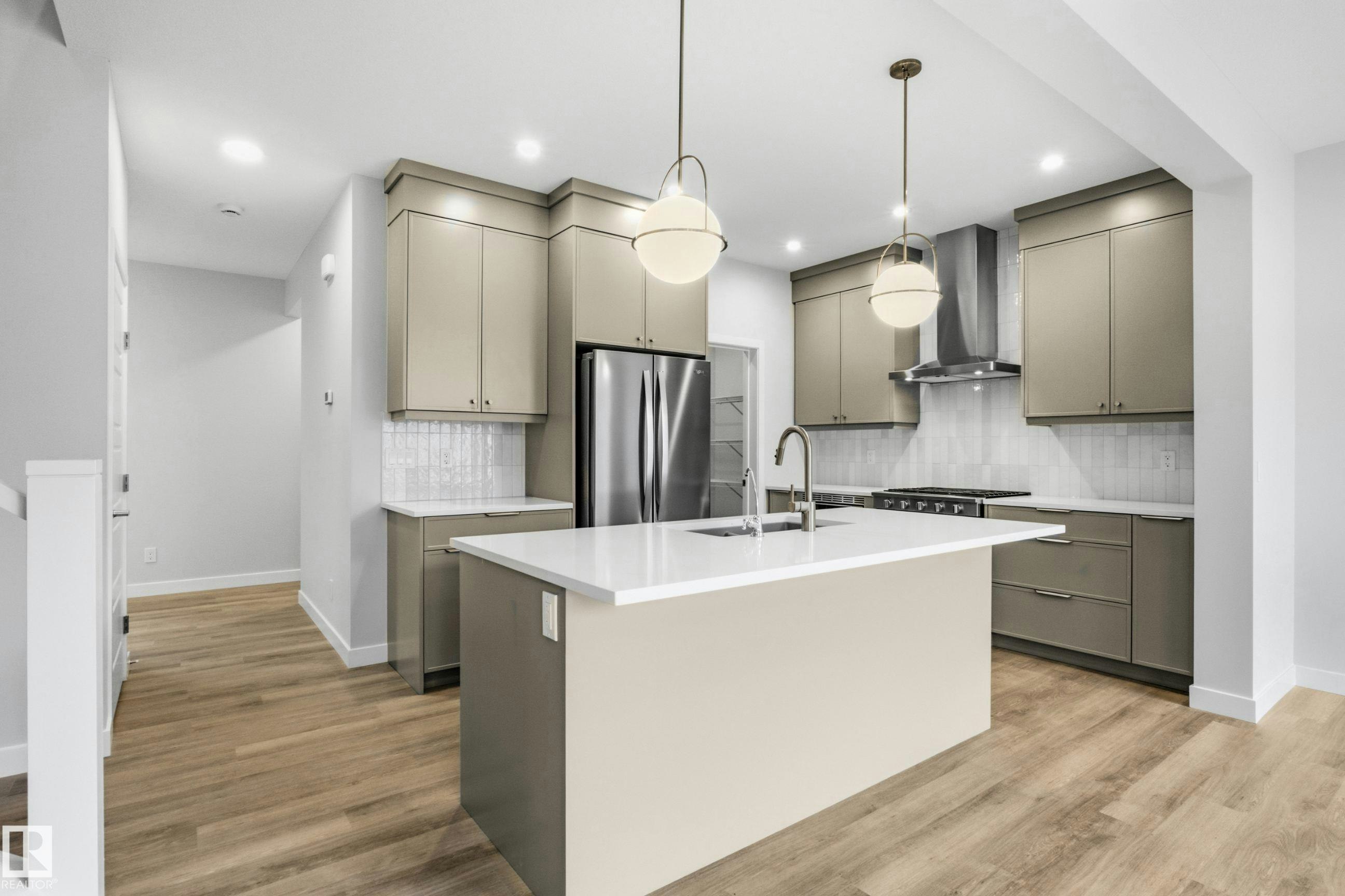 2372 Muckleplum Way, Edmonton, AB, T6X 3K1