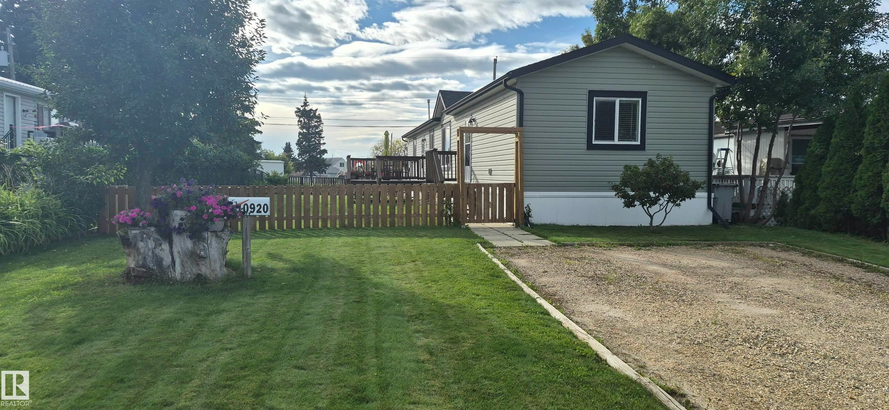 10920 100 Avenue, Westlock, AB, T7P 1N1