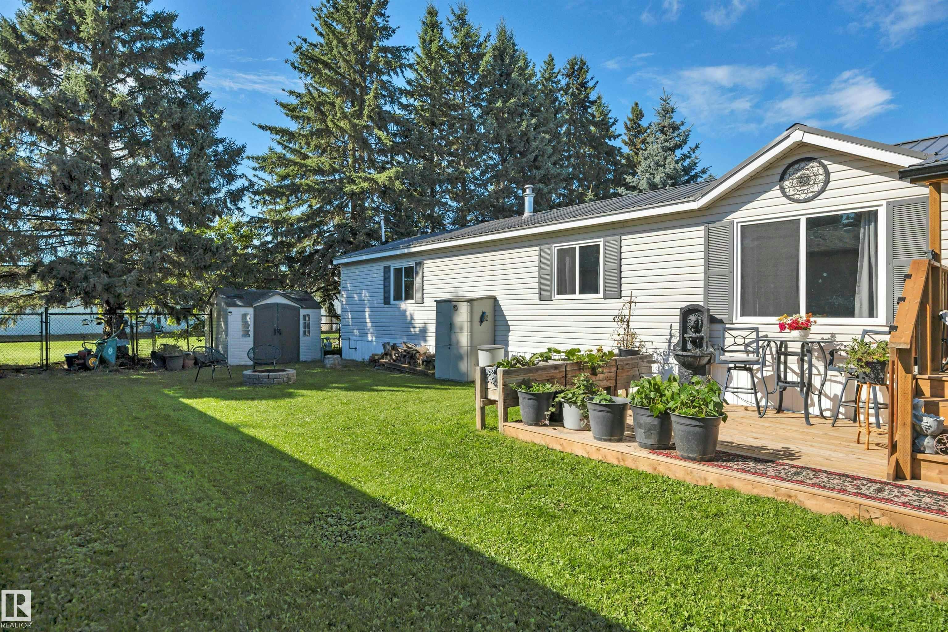 7 Village Green Mobile Park, Warburg, AB, T0C 2T0