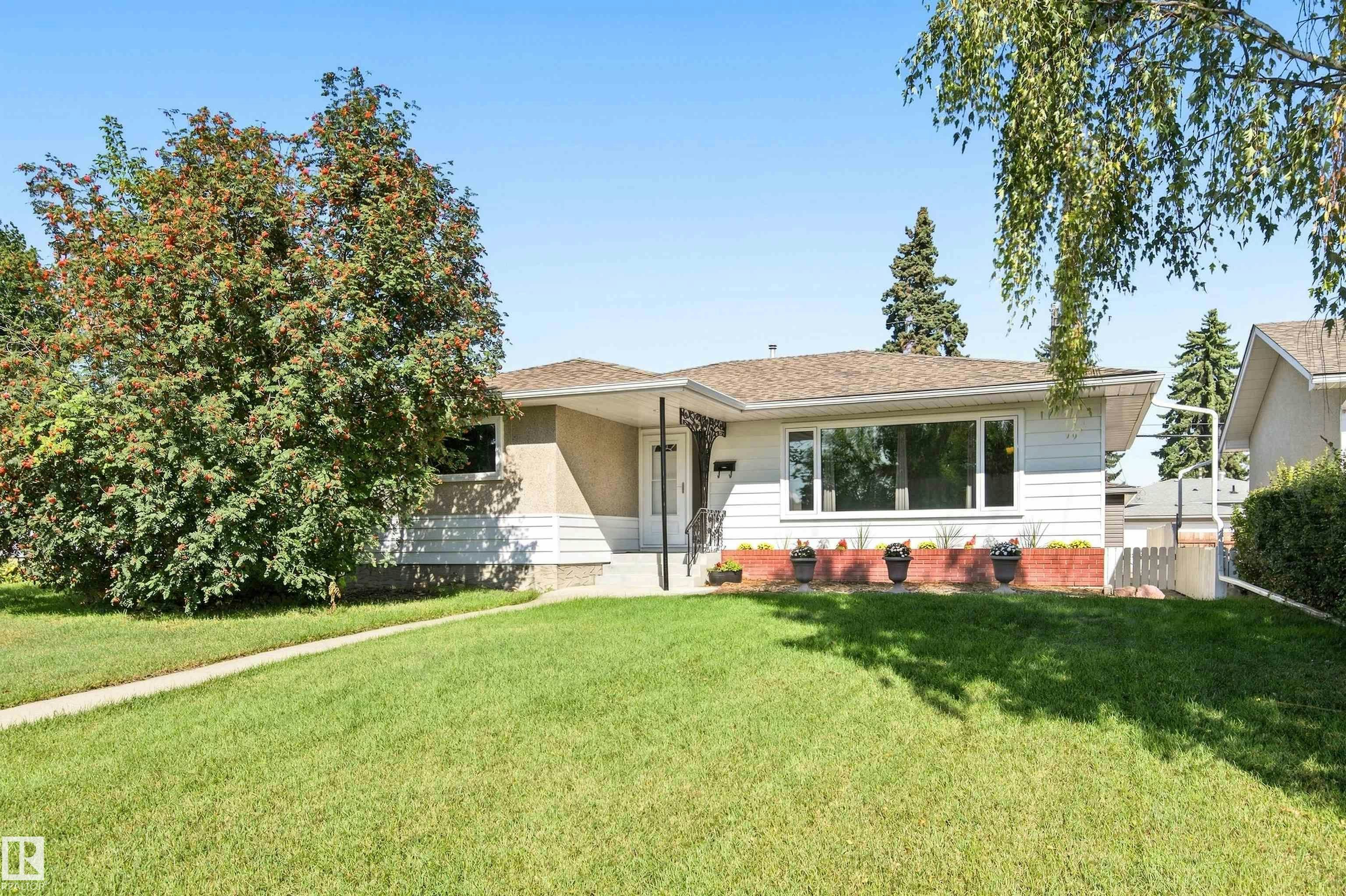 6516 95 Avenue, Edmonton, AB, T6B 1A7