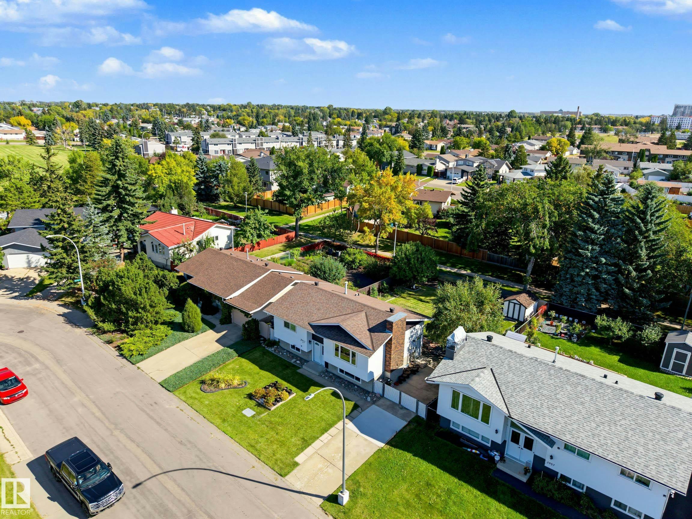 2911 83 Street, Edmonton, AB, T6K 3A4