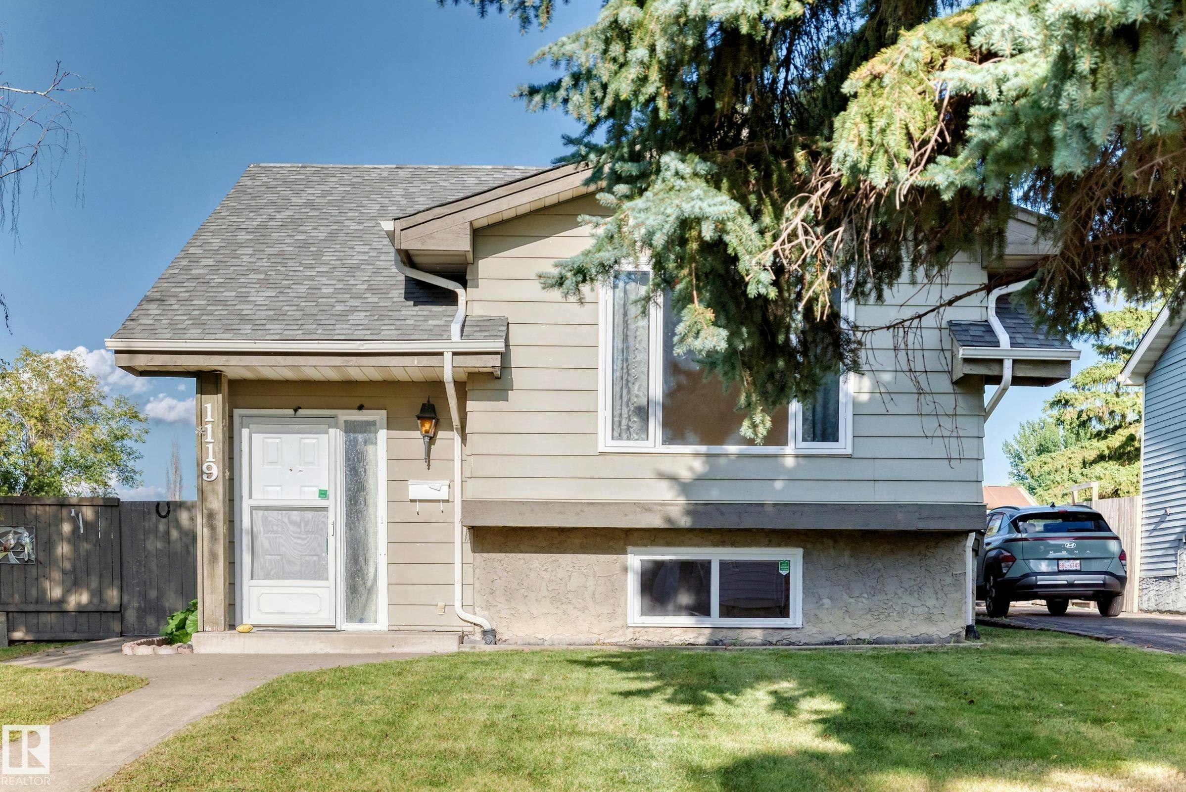 1119 38 Street, Edmonton, AB, T6L 2K8