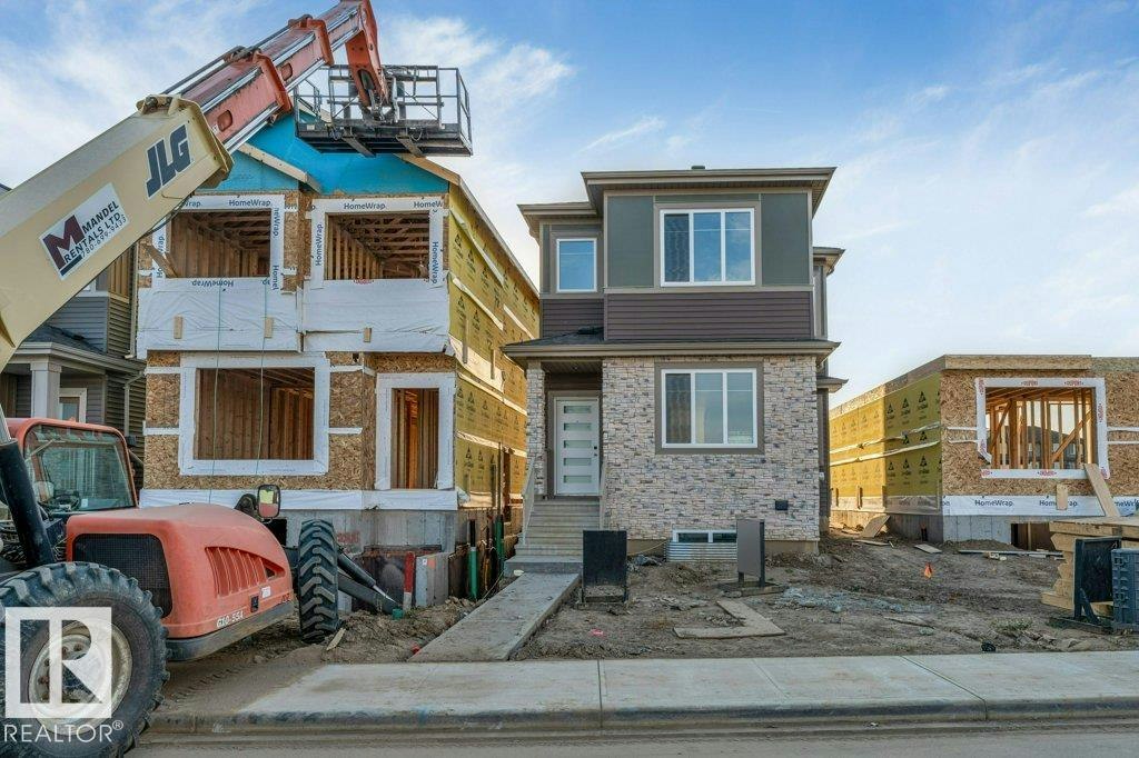 8416 226 Street, Edmonton, AB, T5T 7Y8