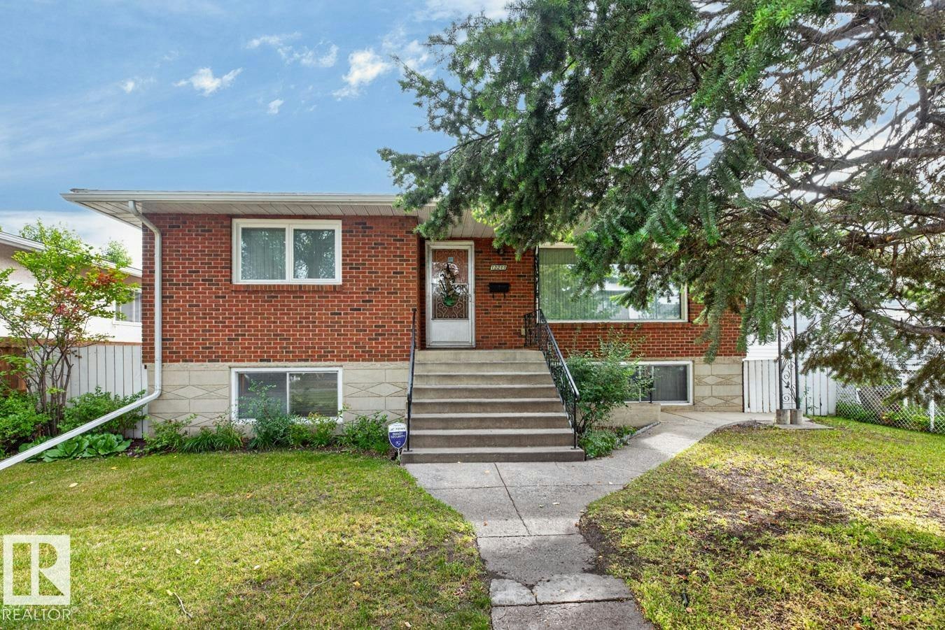 12211 85 Street, Edmonton, AB, T5B 3G8