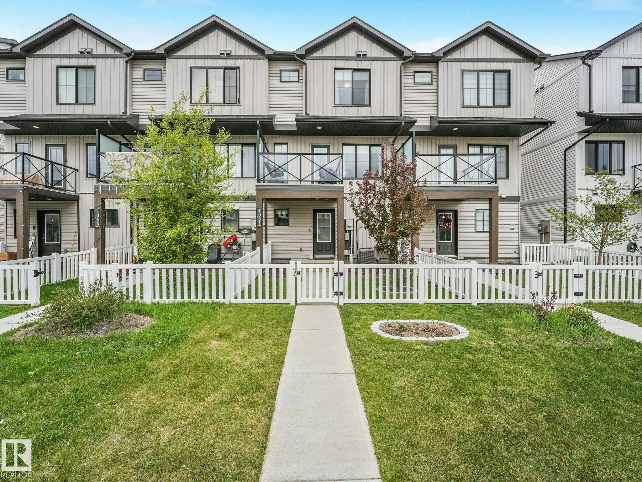 1061 Cy Becker Road, Edmonton, AB, T5Y 4B7