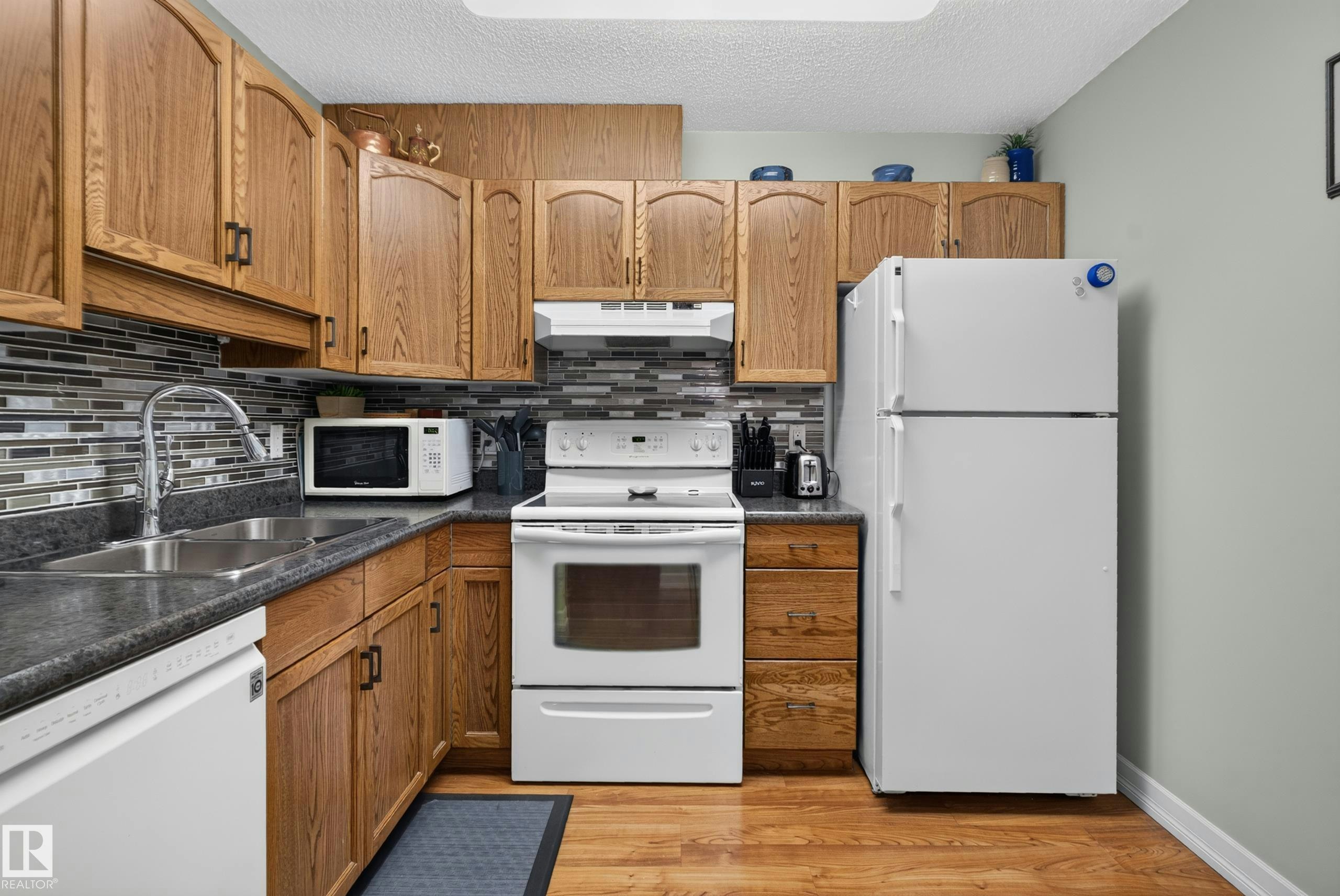 403-15503 106 Street, Edmonton, AB, T5X 5W7 - 9