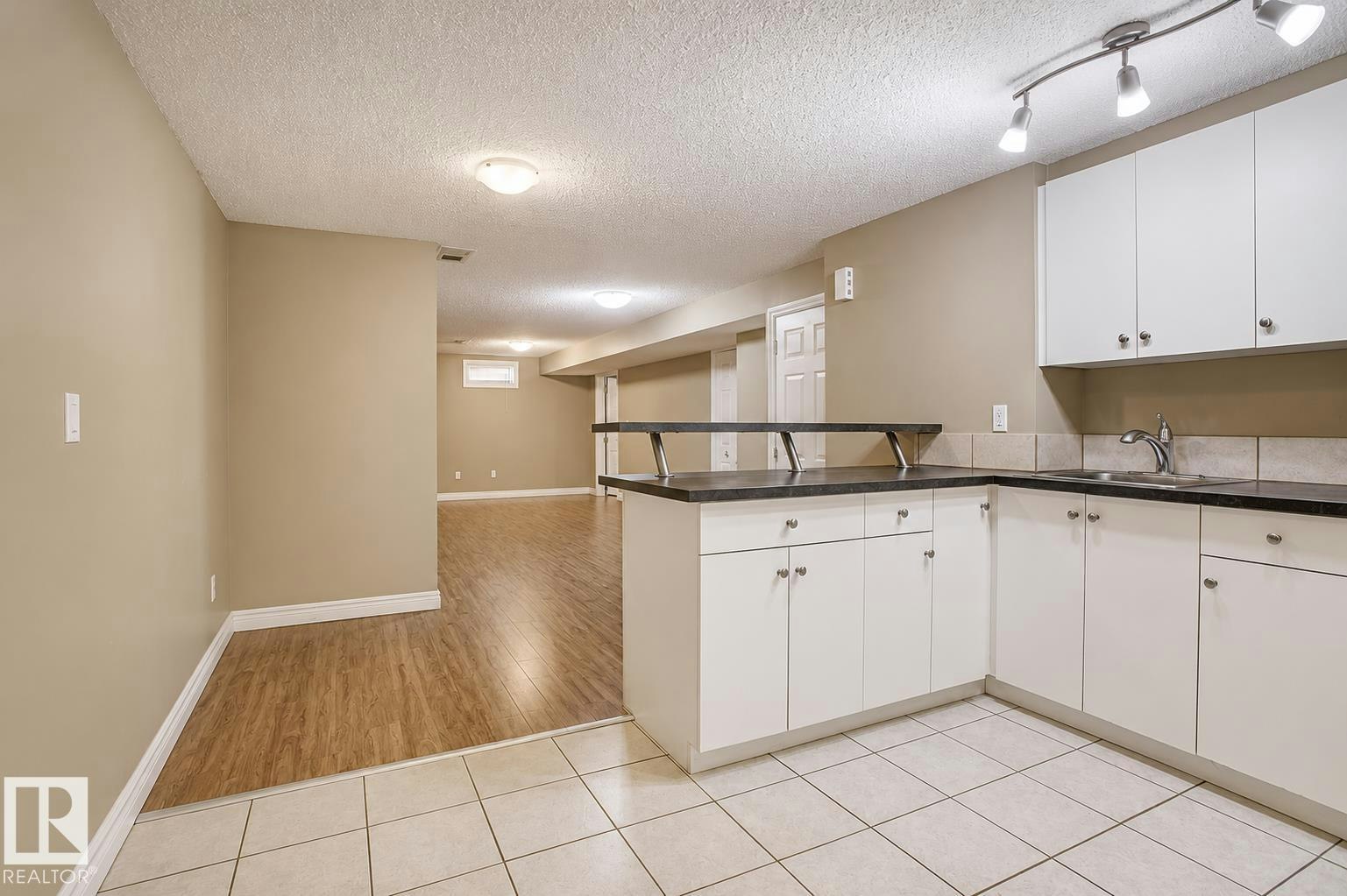 9072 52 Street, Edmonton, AB, T6B 1G2 - 14