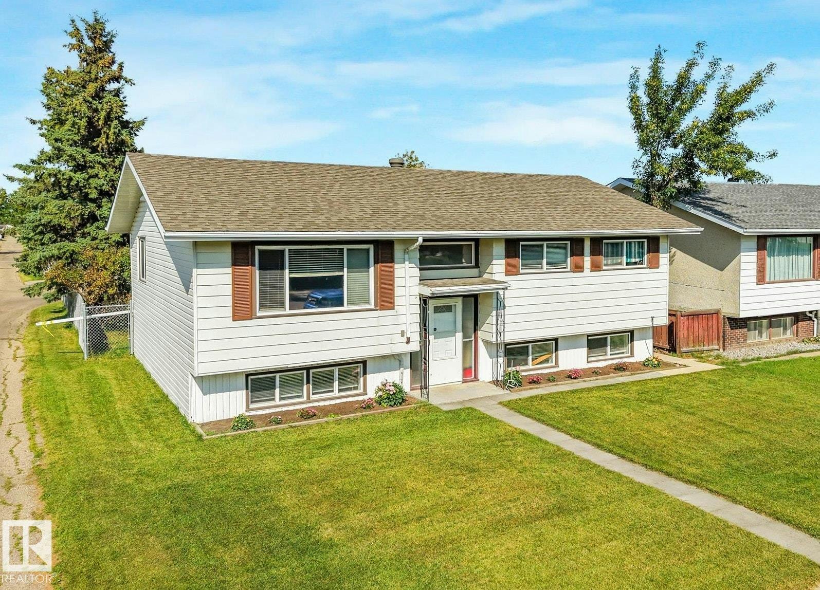 9532 138 Avenue, Edmonton, AB, T5E 6A8