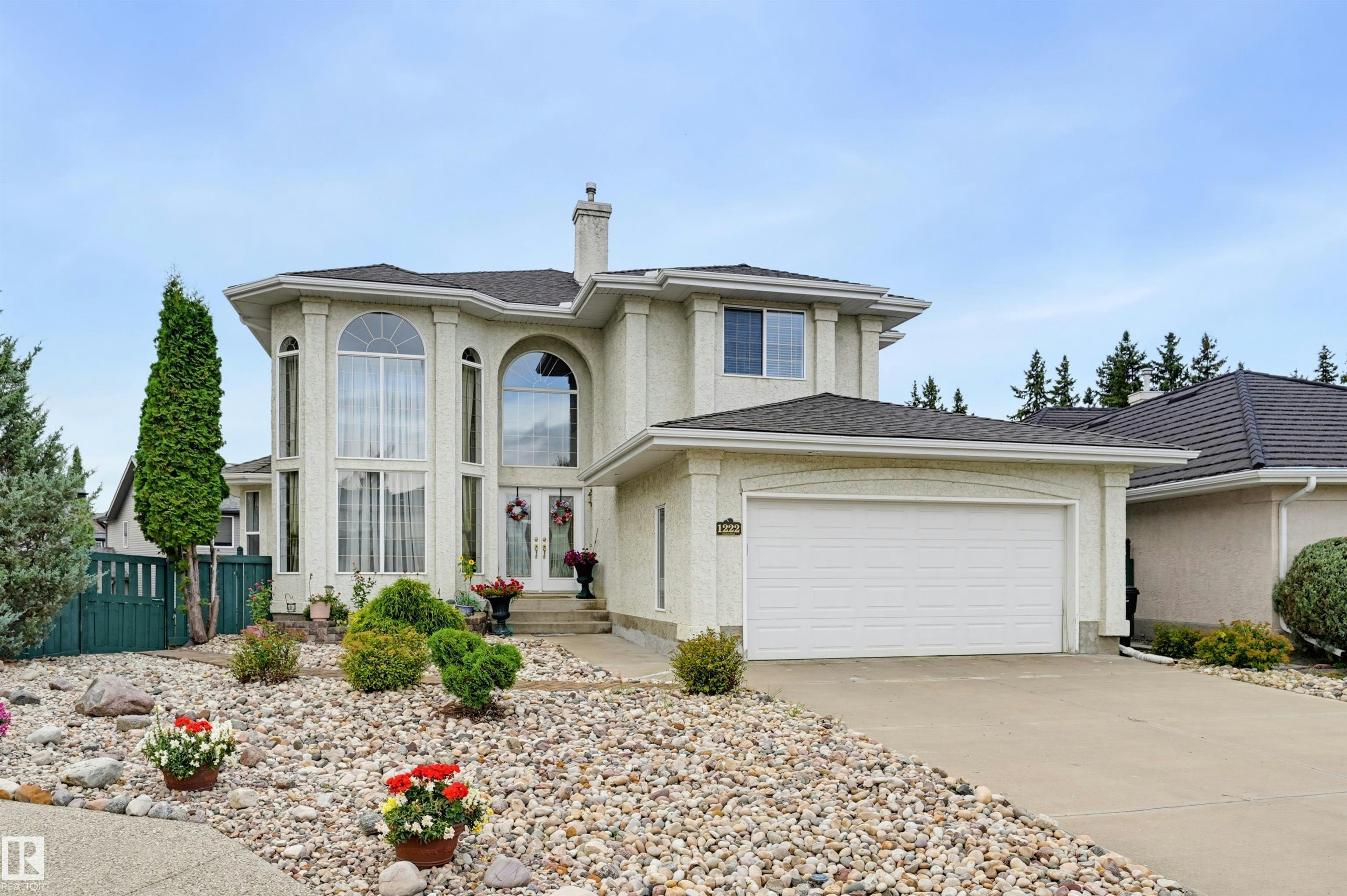 1222 Haliburton Close, Edmonton, AB, T6R 2Z8